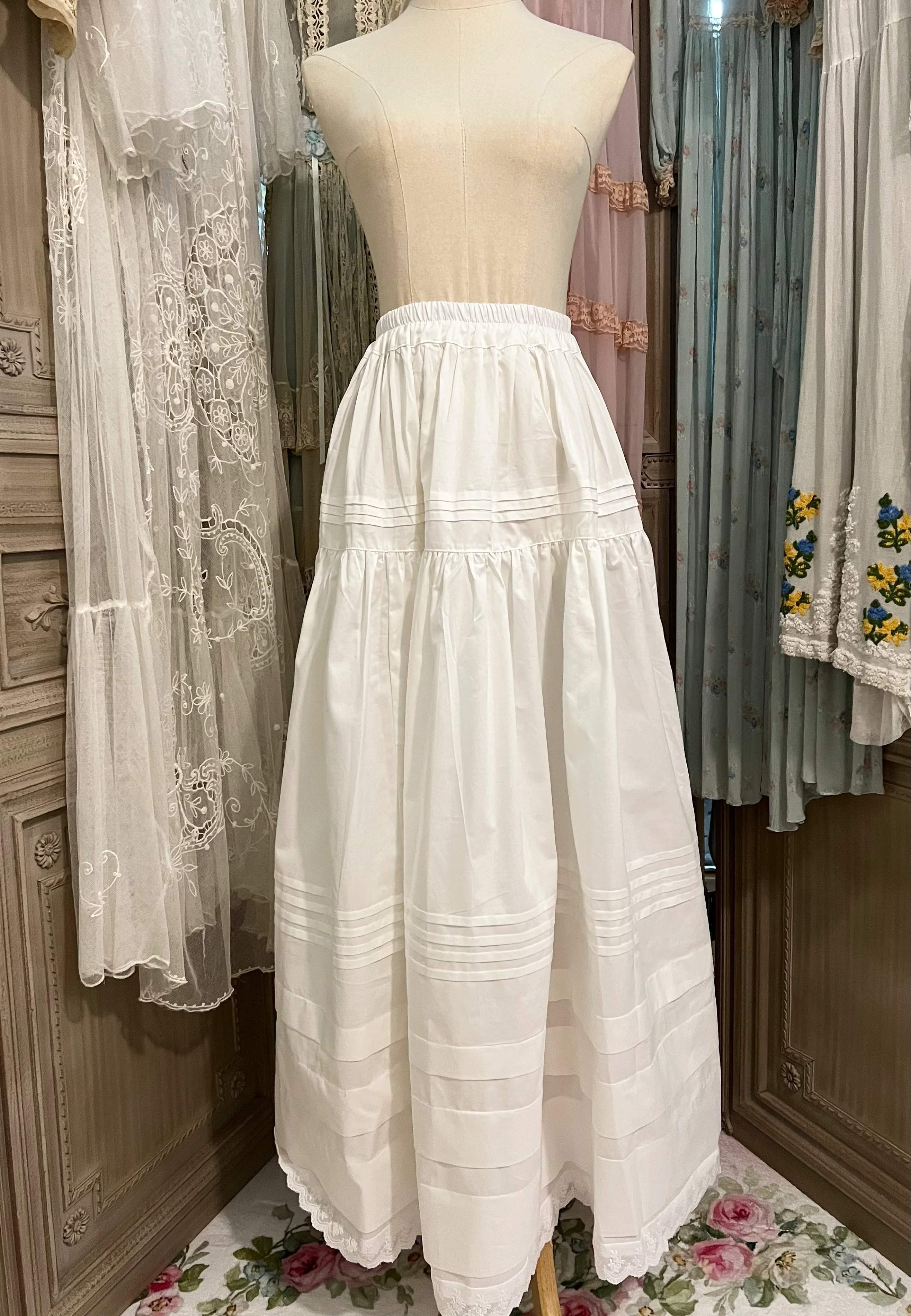 A walk in the clouds skirt - Image 13