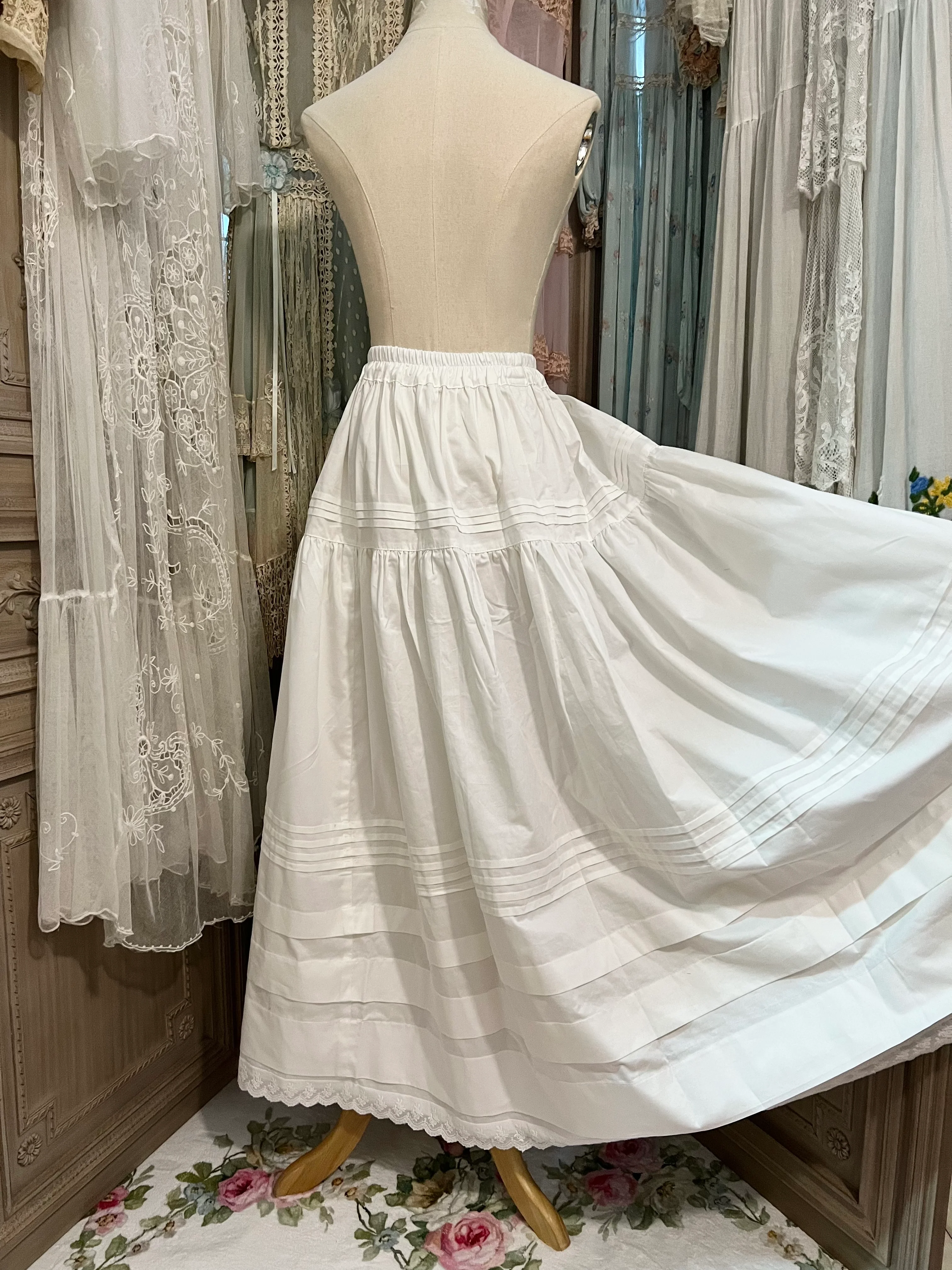 A walk in the clouds skirt - Image 8