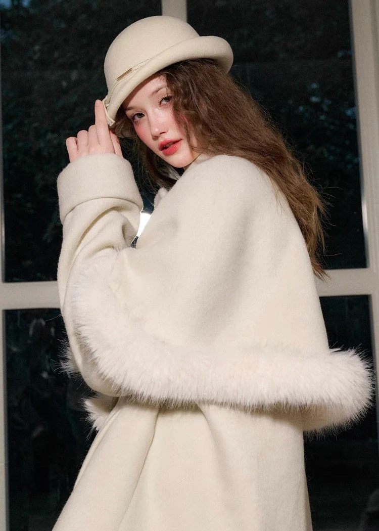 Bunny capelet coat - Image 4