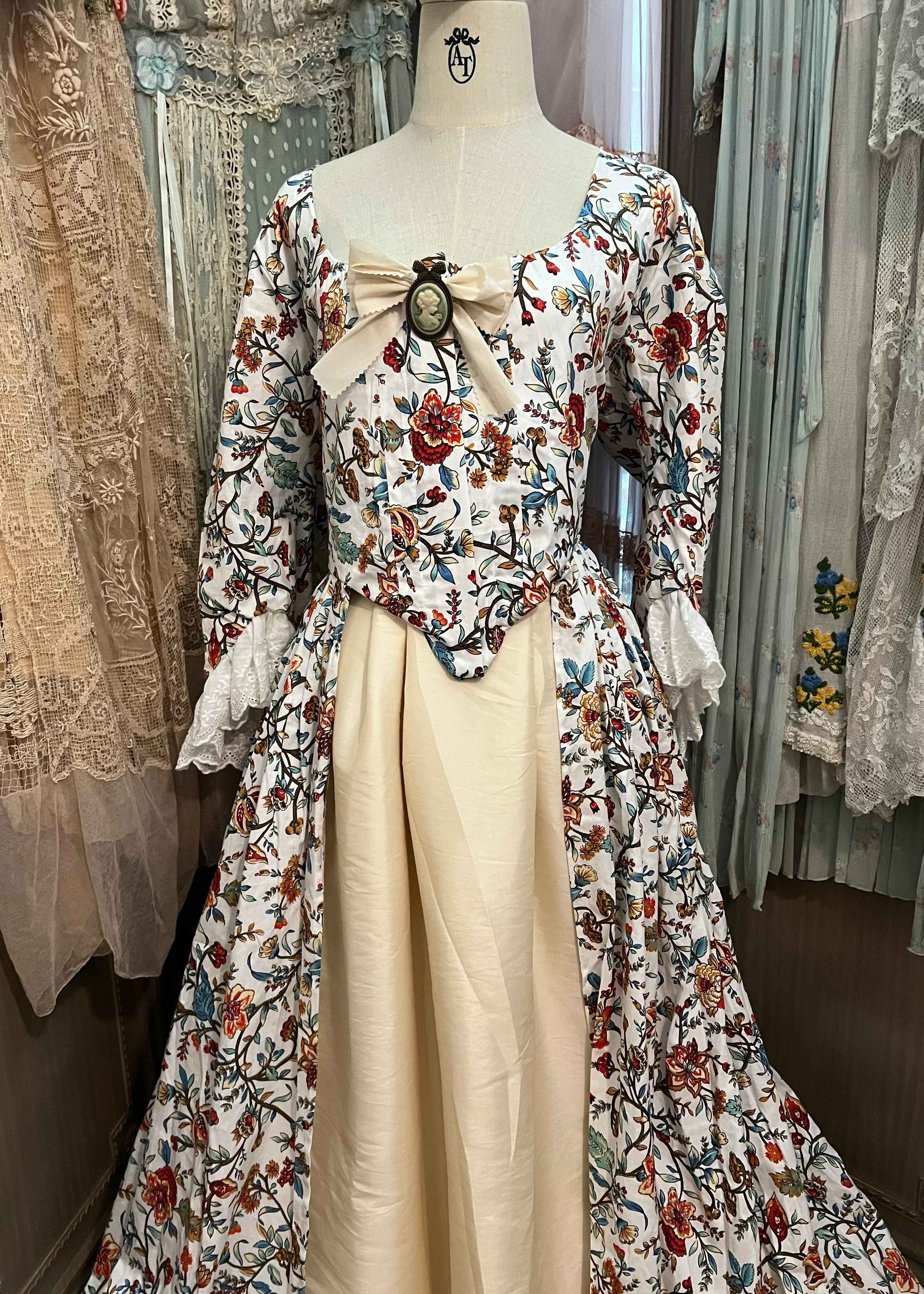 Elizabeth gown - Image 6