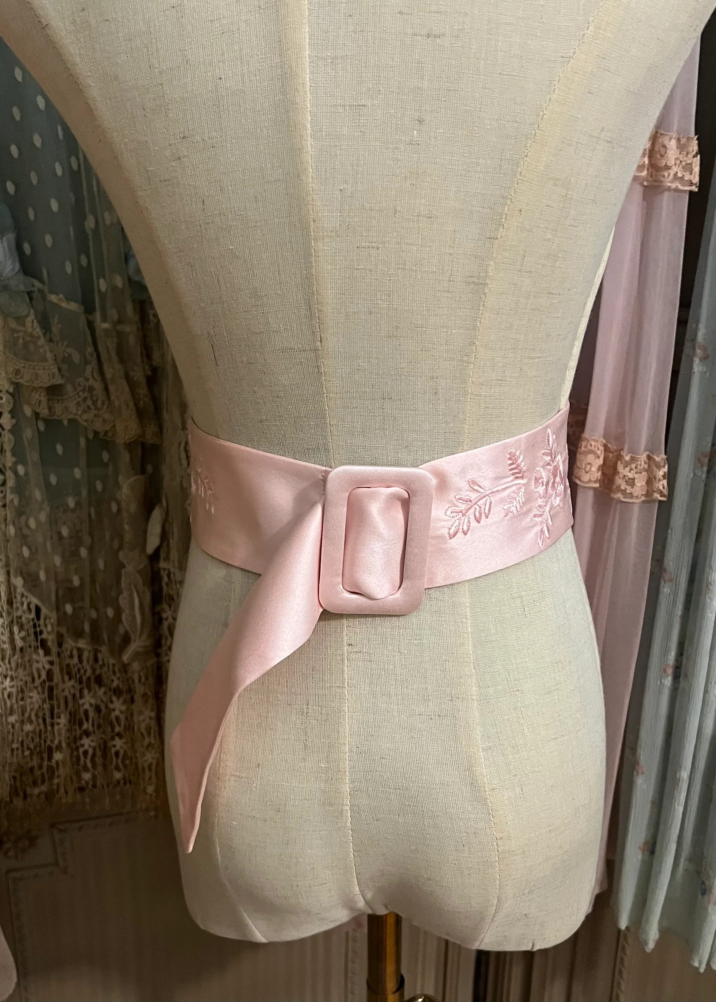 Embroidered belt - Image 11