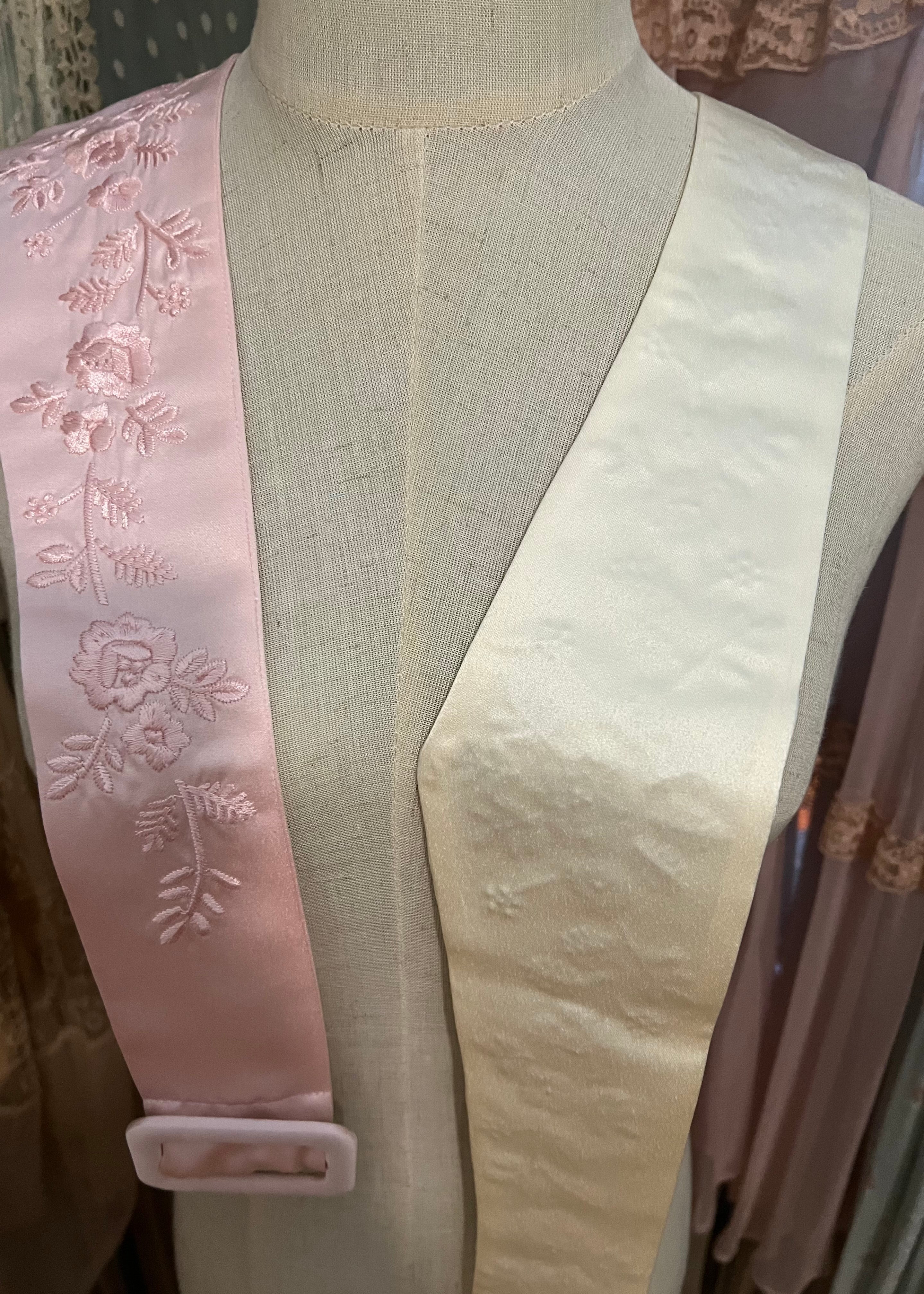 Embroidered belt - Image 9