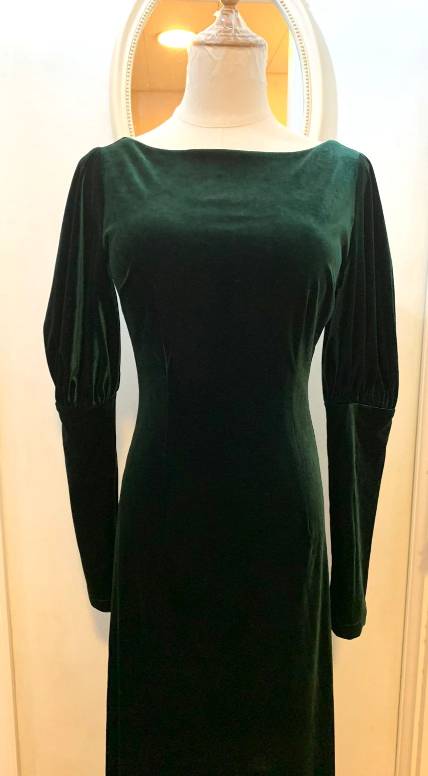 Emerald velvet dress - Image 7