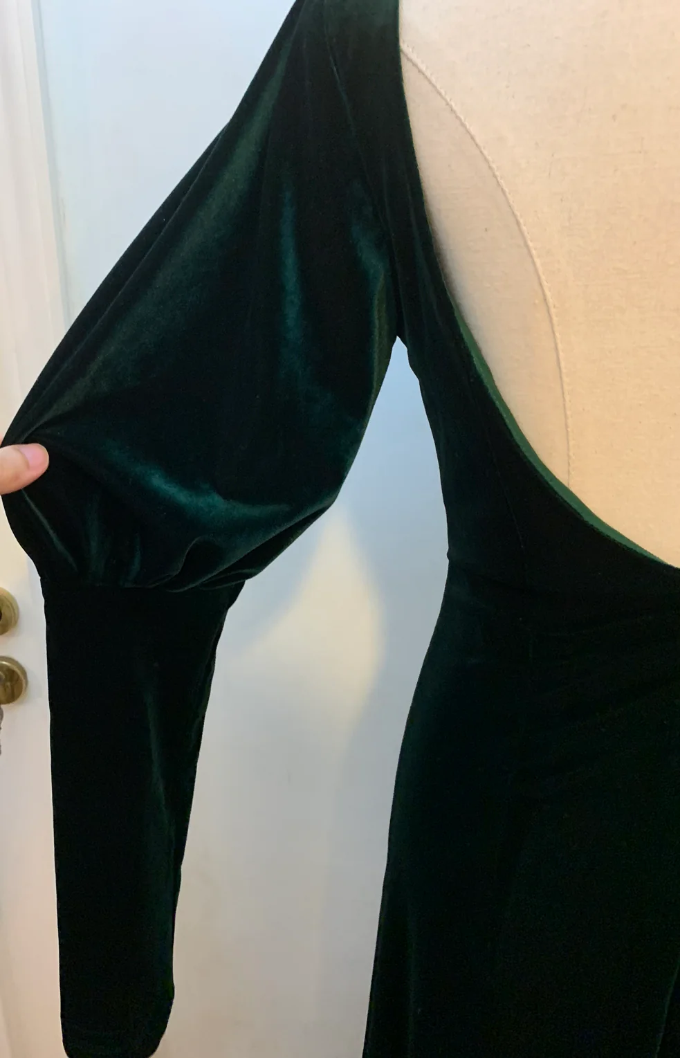 Emerald velvet dress - Image 9