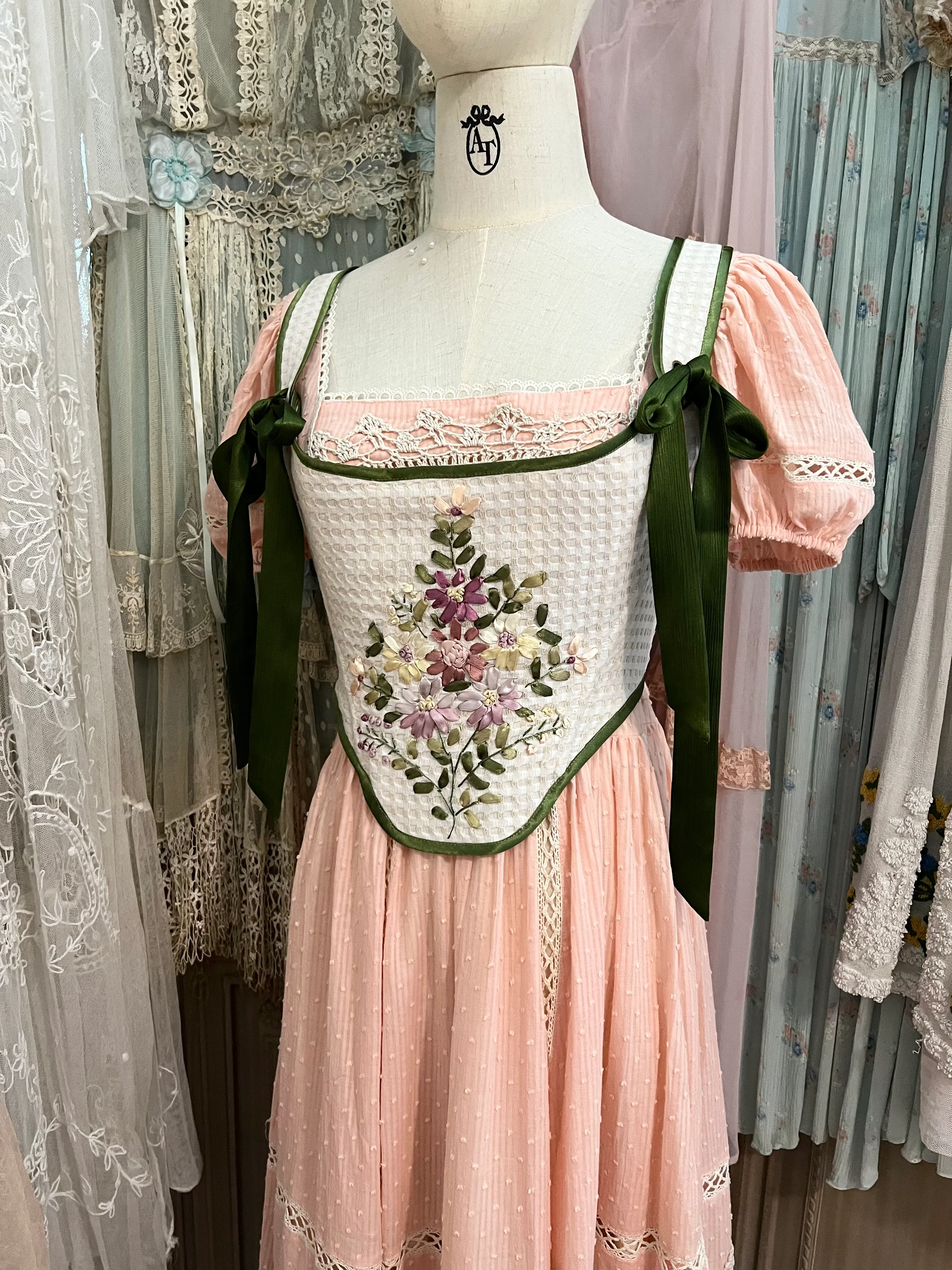 Ribbonwork Bouquet corset - Image 6