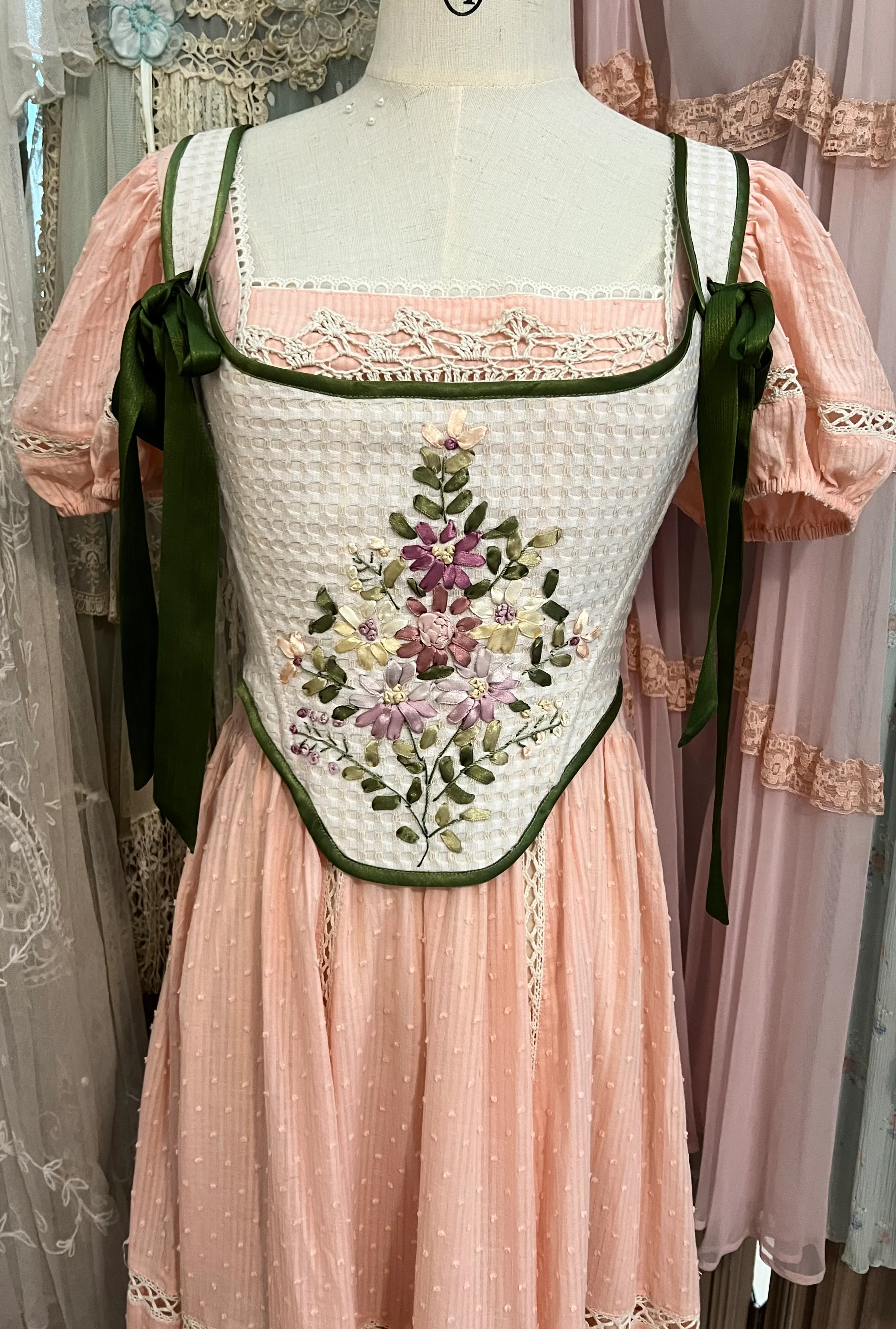 Ribbonwork Bouquet corset - Image 7