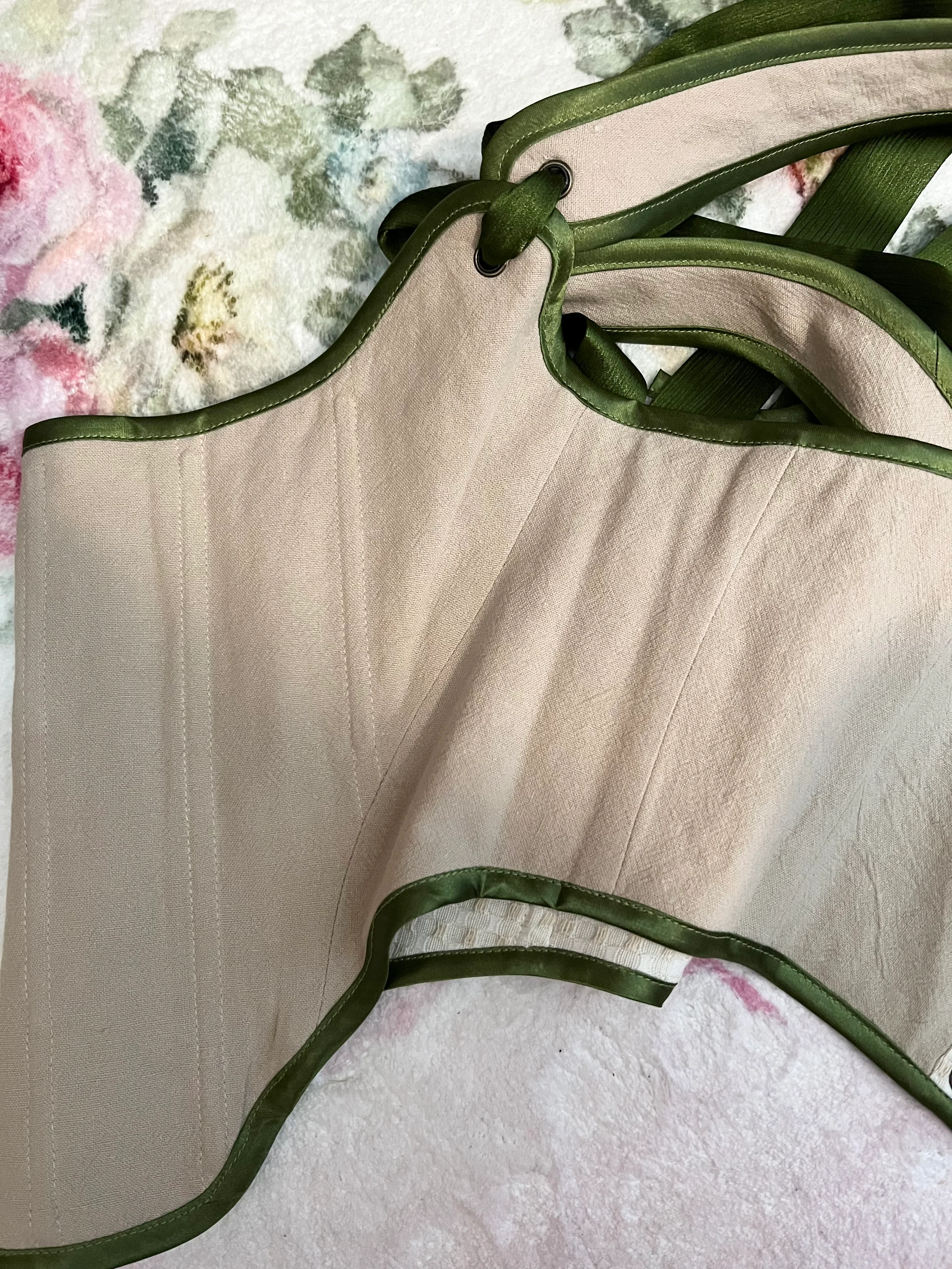 Ribbonwork Bouquet corset - Image 9