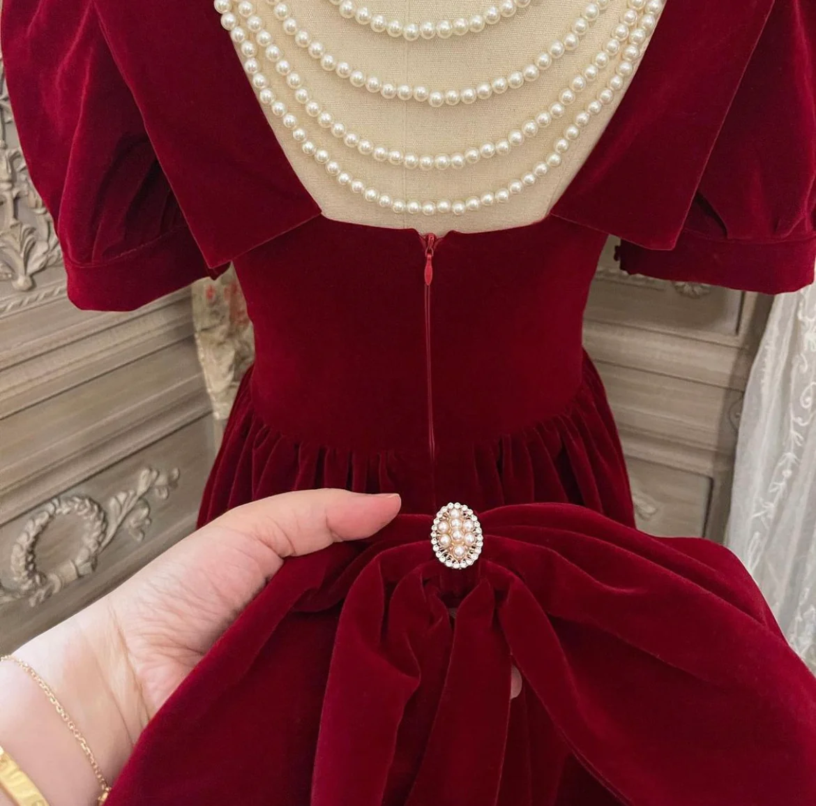 Lady in red dress short sleeves version - Image 7