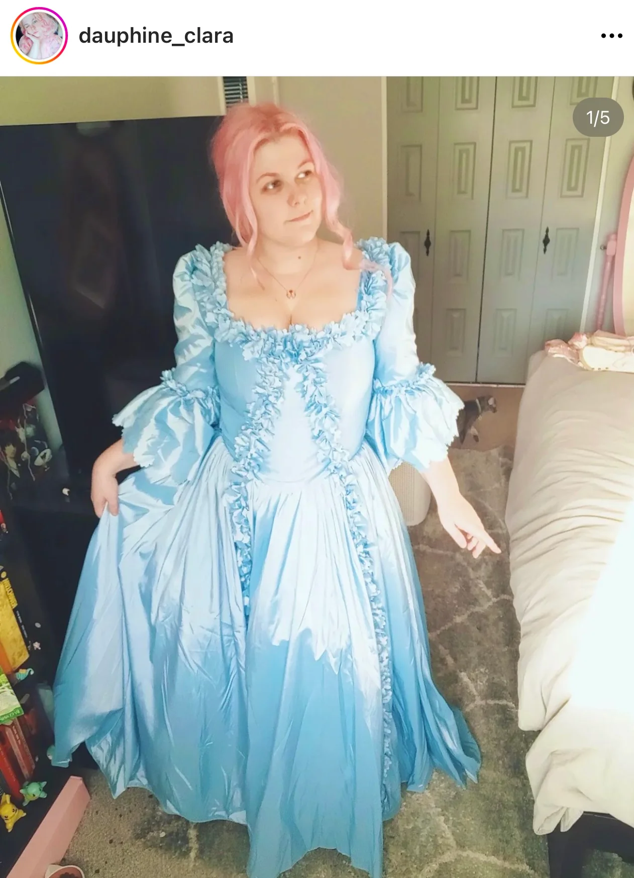 Marie Antoinette gown - Image 19