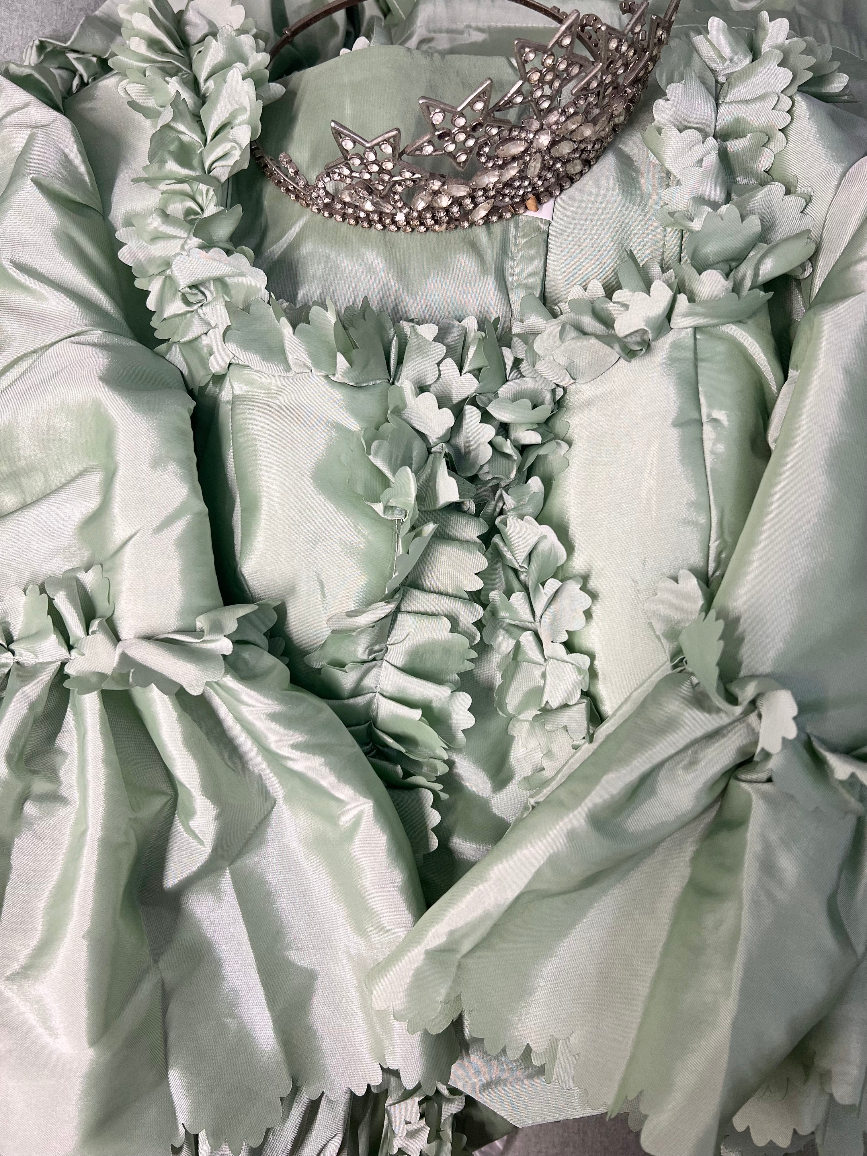 Marie Antoinette gown - Image 3