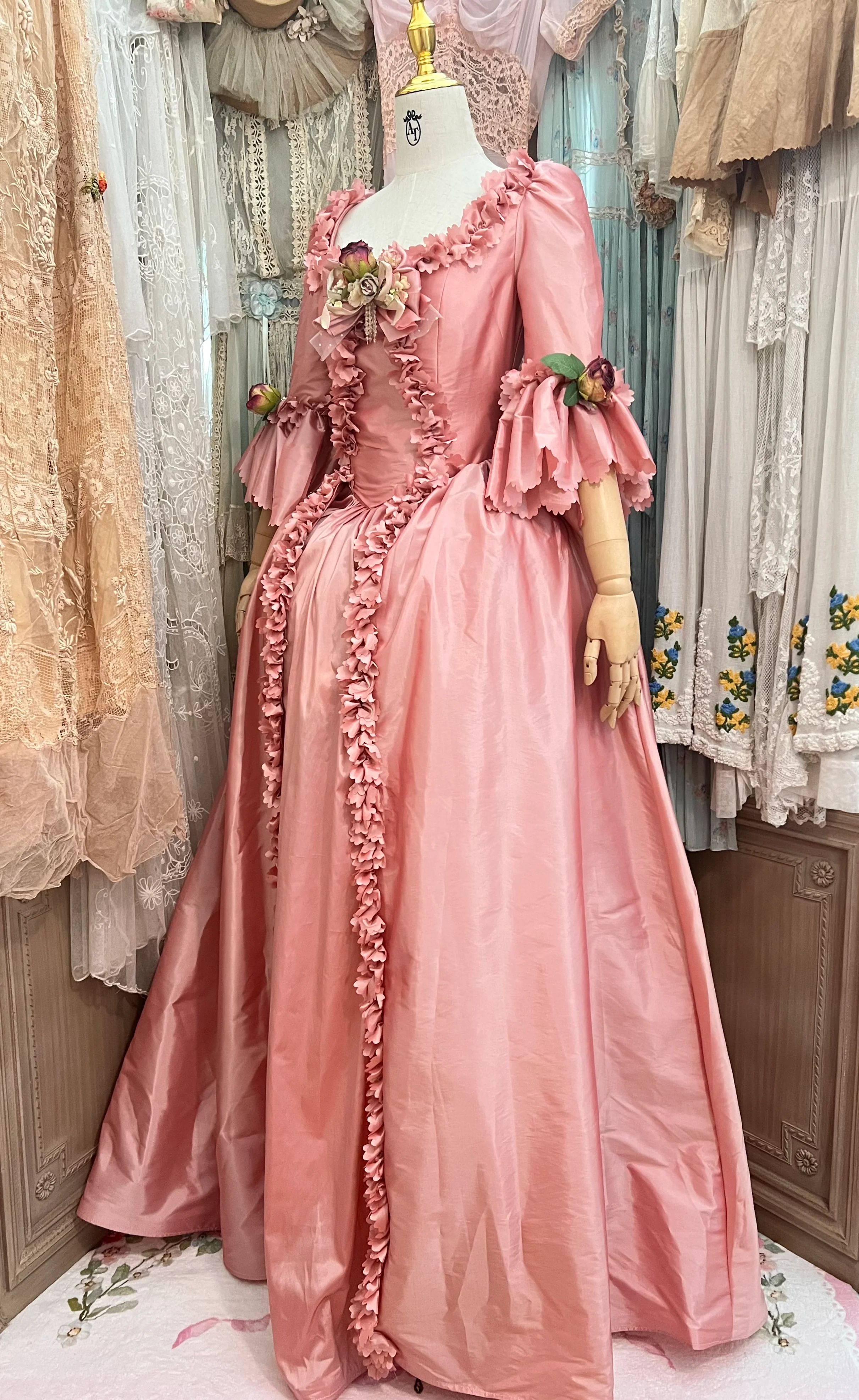 Marie Antoinette gown - Image 33