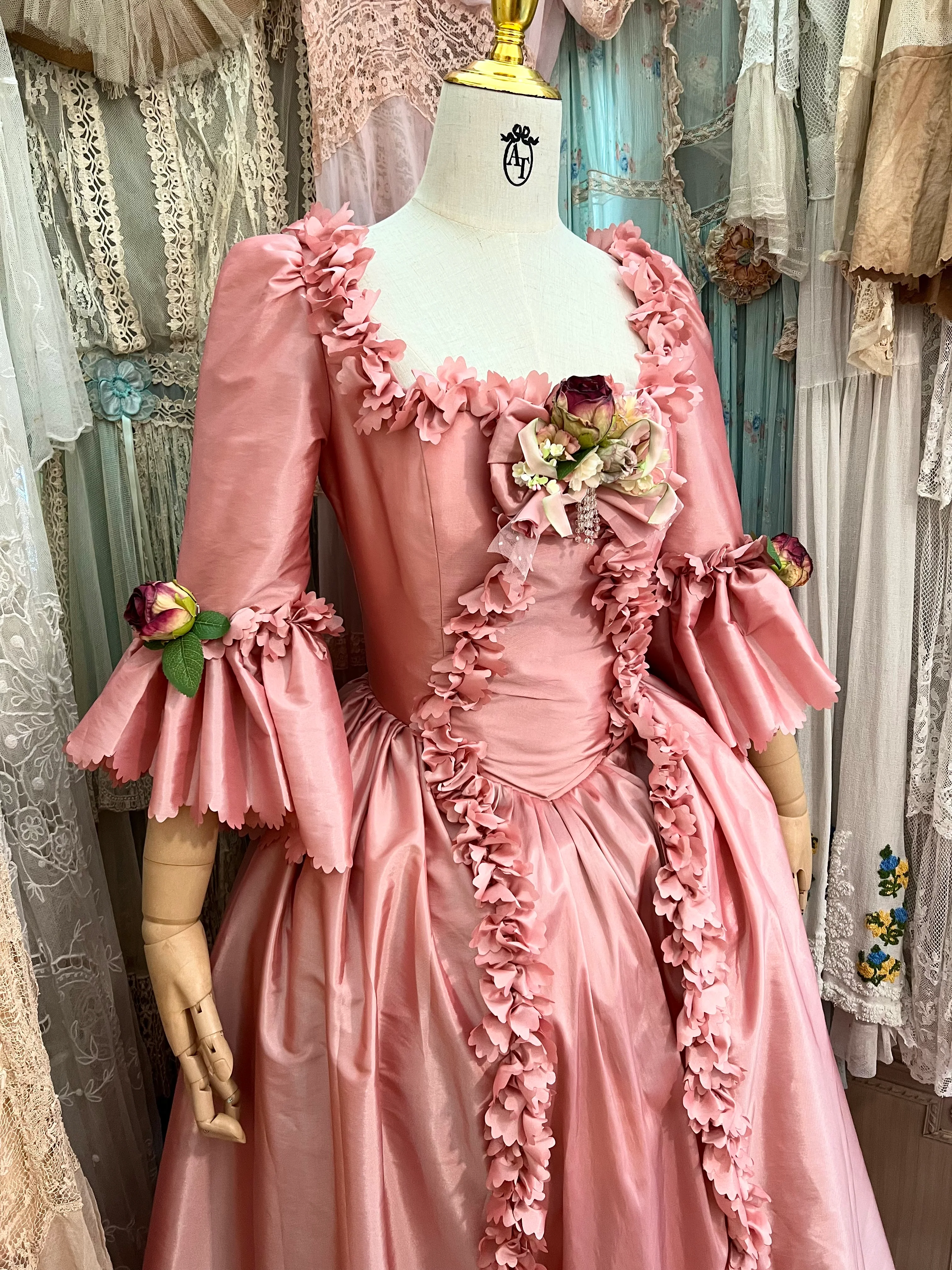 Marie Antoinette gown - Image 36
