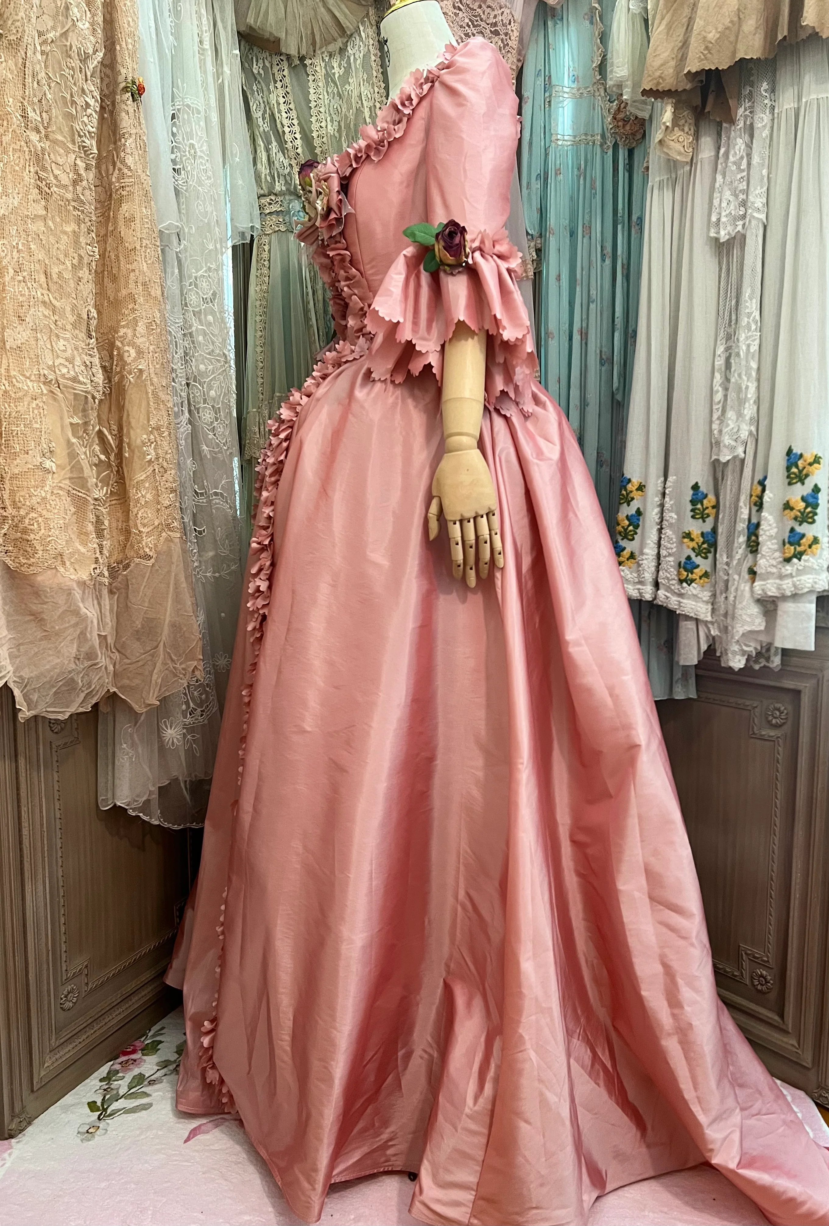 Marie Antoinette gown - Image 37