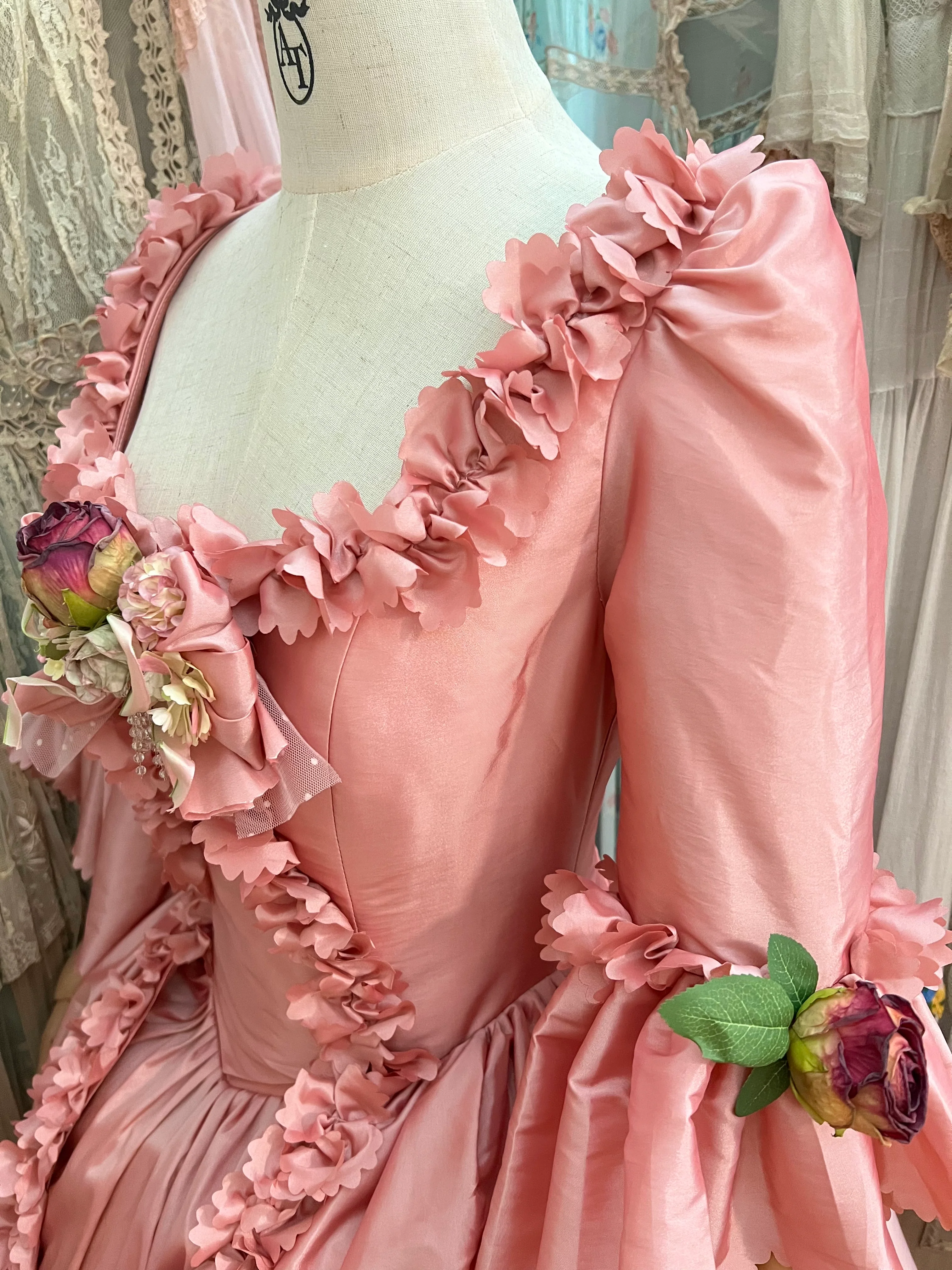 Marie Antoinette gown - Image 38