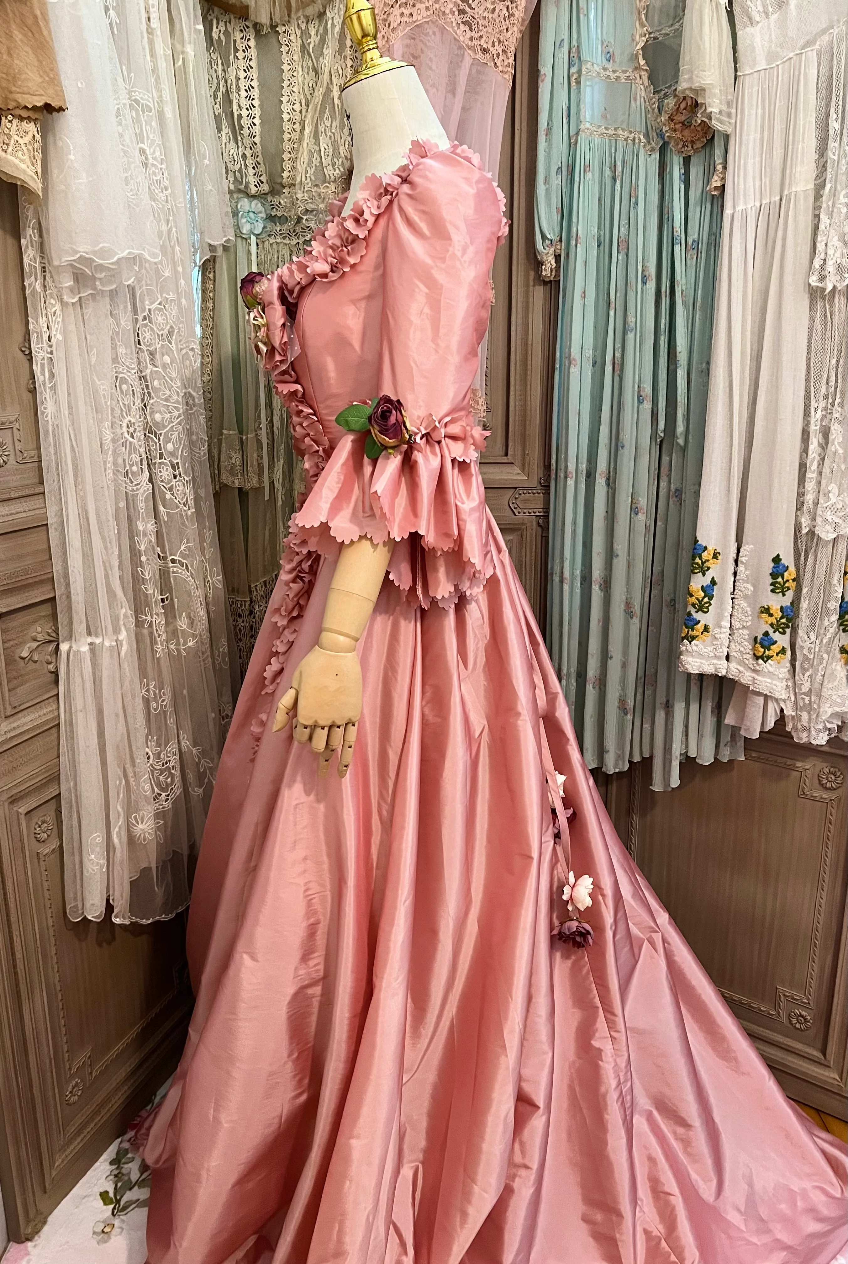 Marie Antoinette gown - Image 39