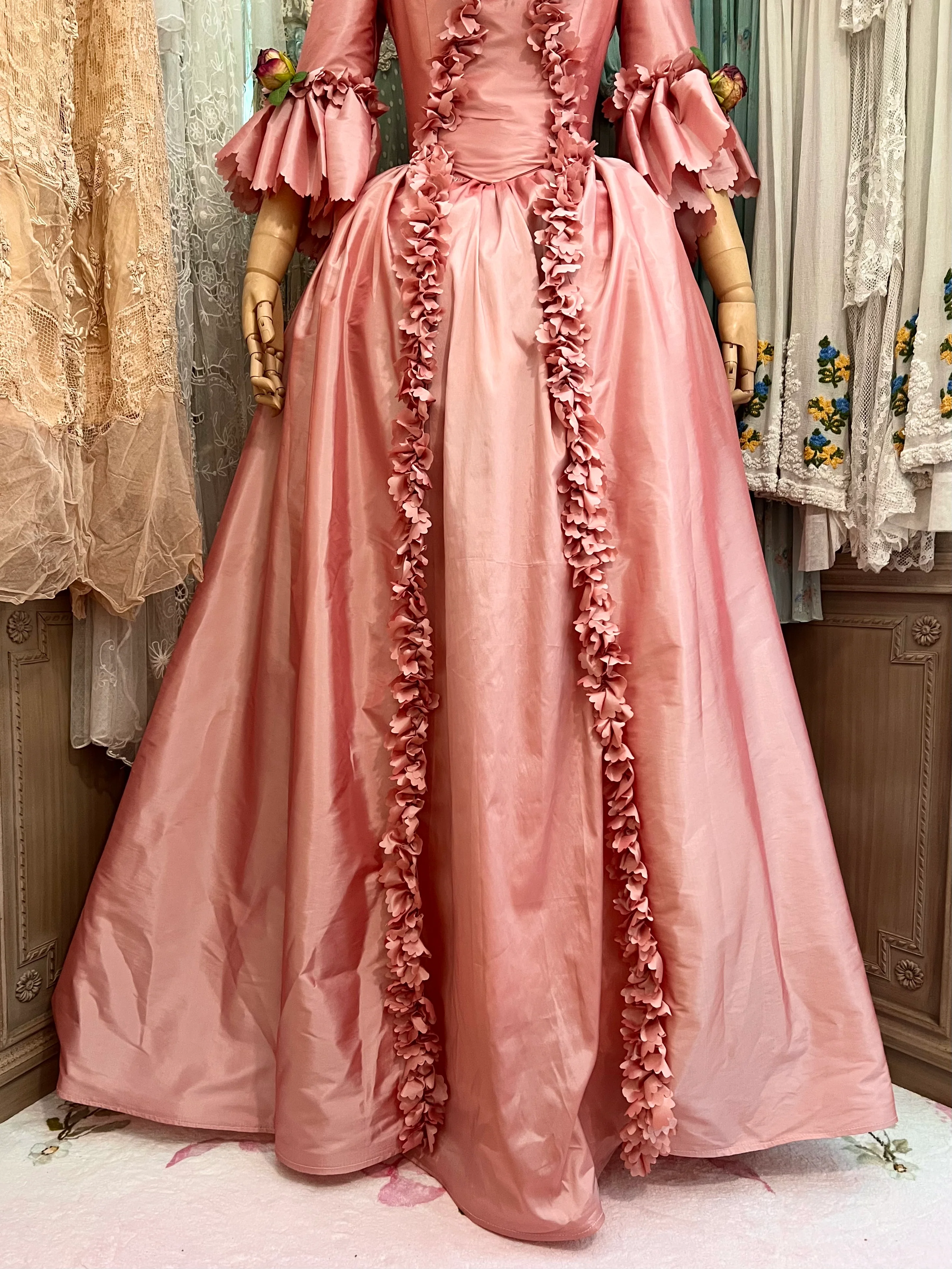 Marie Antoinette gown - Image 41