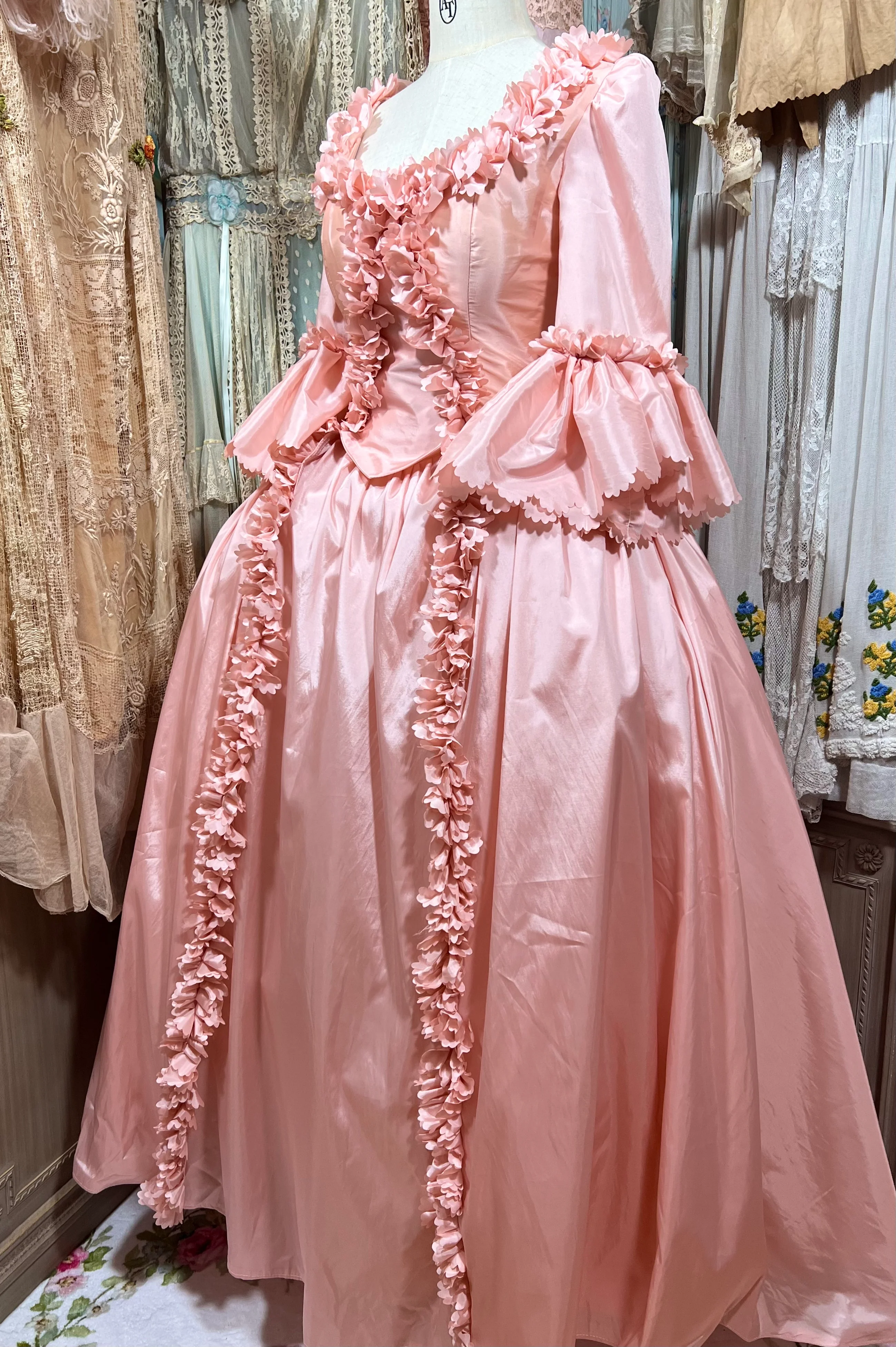 Marie Antoinette gown - Image 58