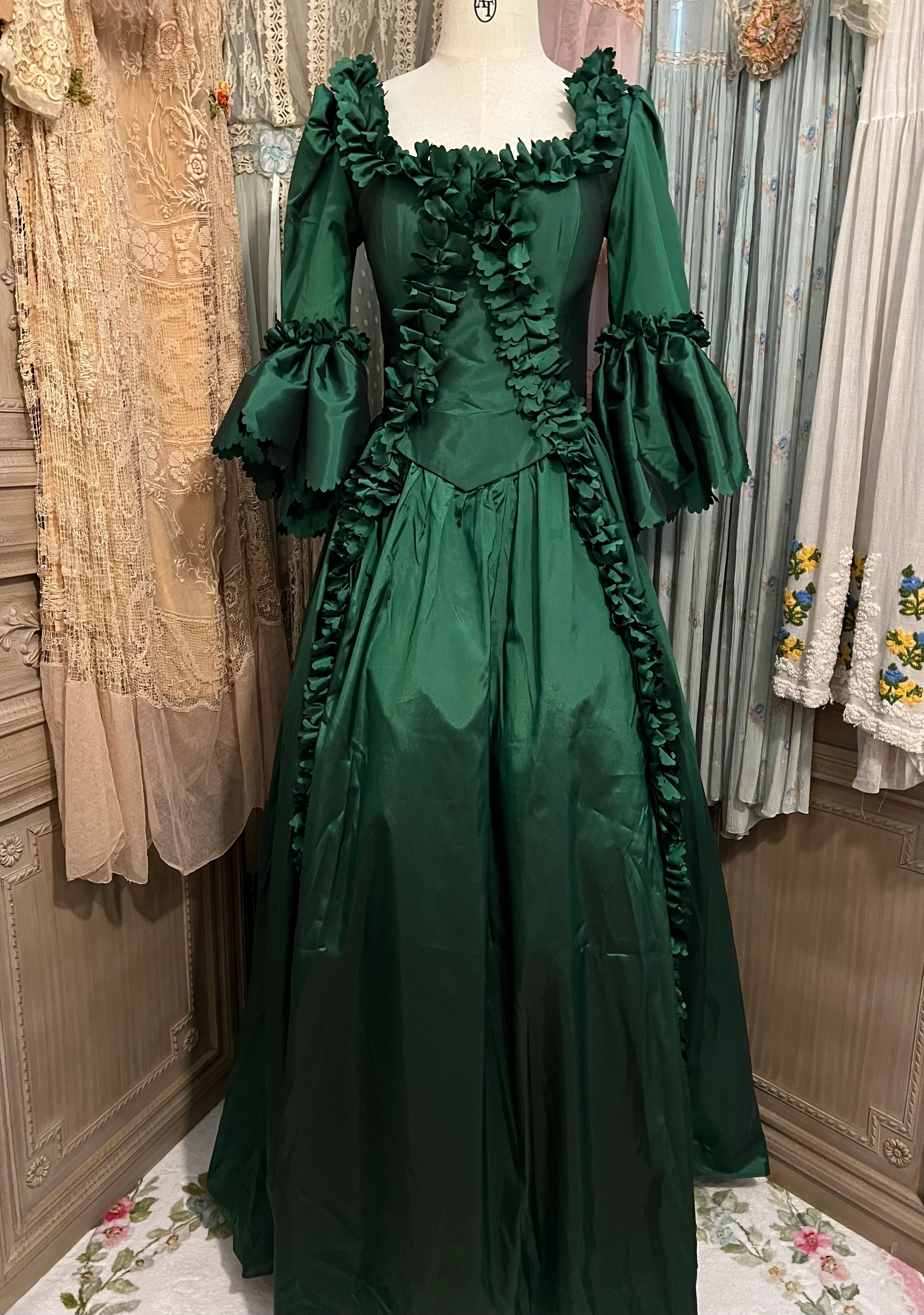 Marie Antoinette gown - Image 6