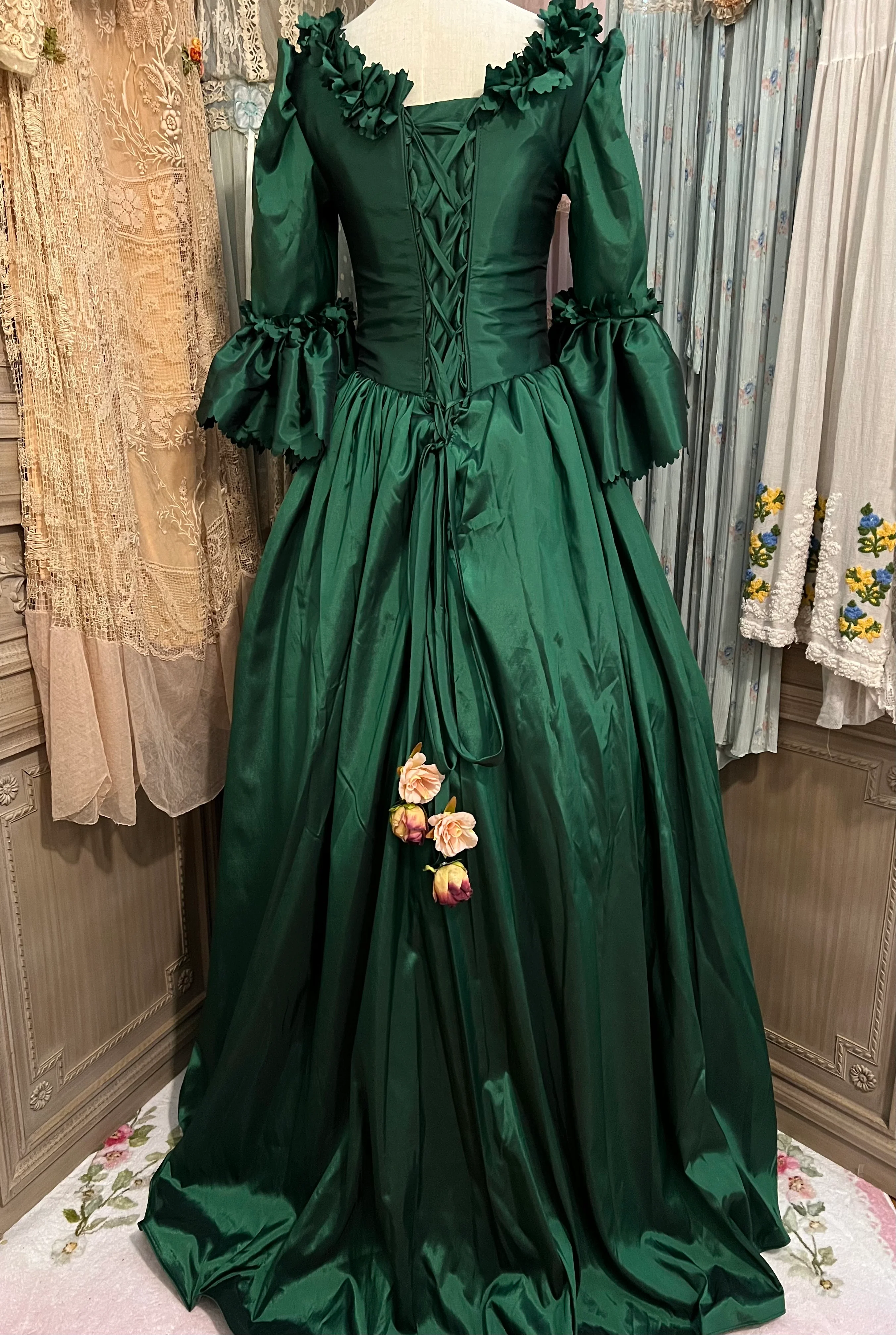 Marie Antoinette gown - Image 62
