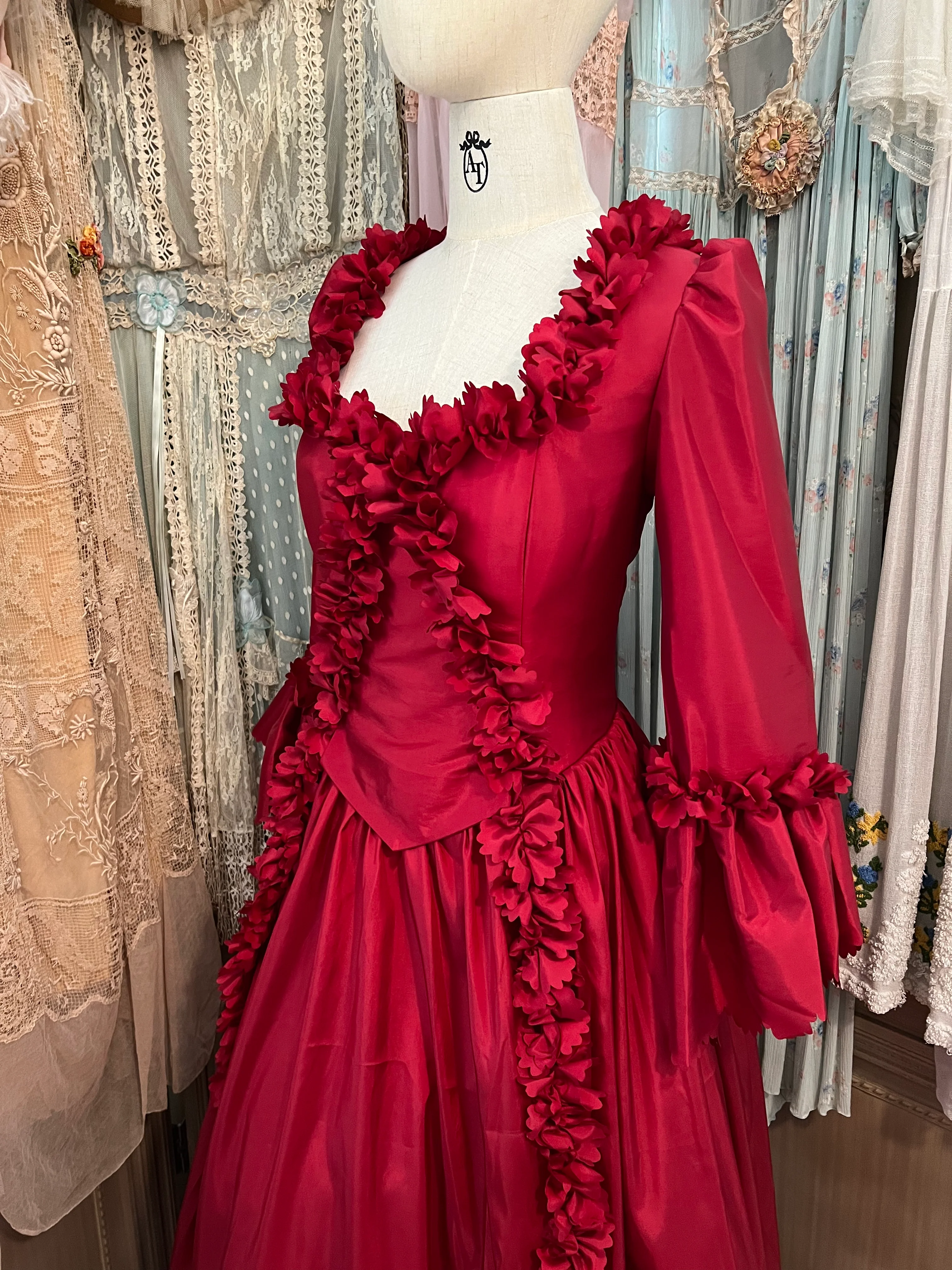 Marie Antoinette gown - Image 7