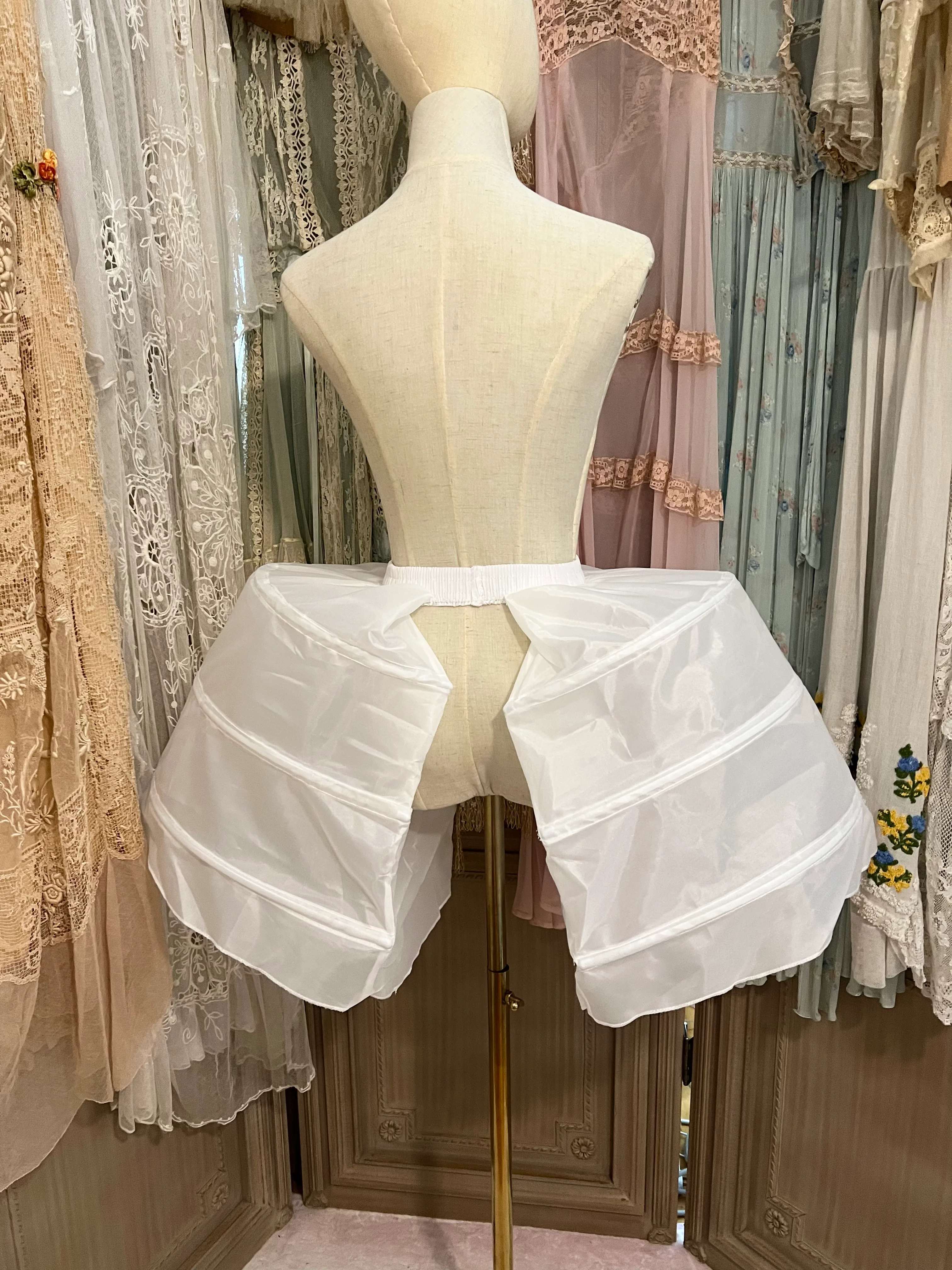 Panniers and Petticoat - Image 10