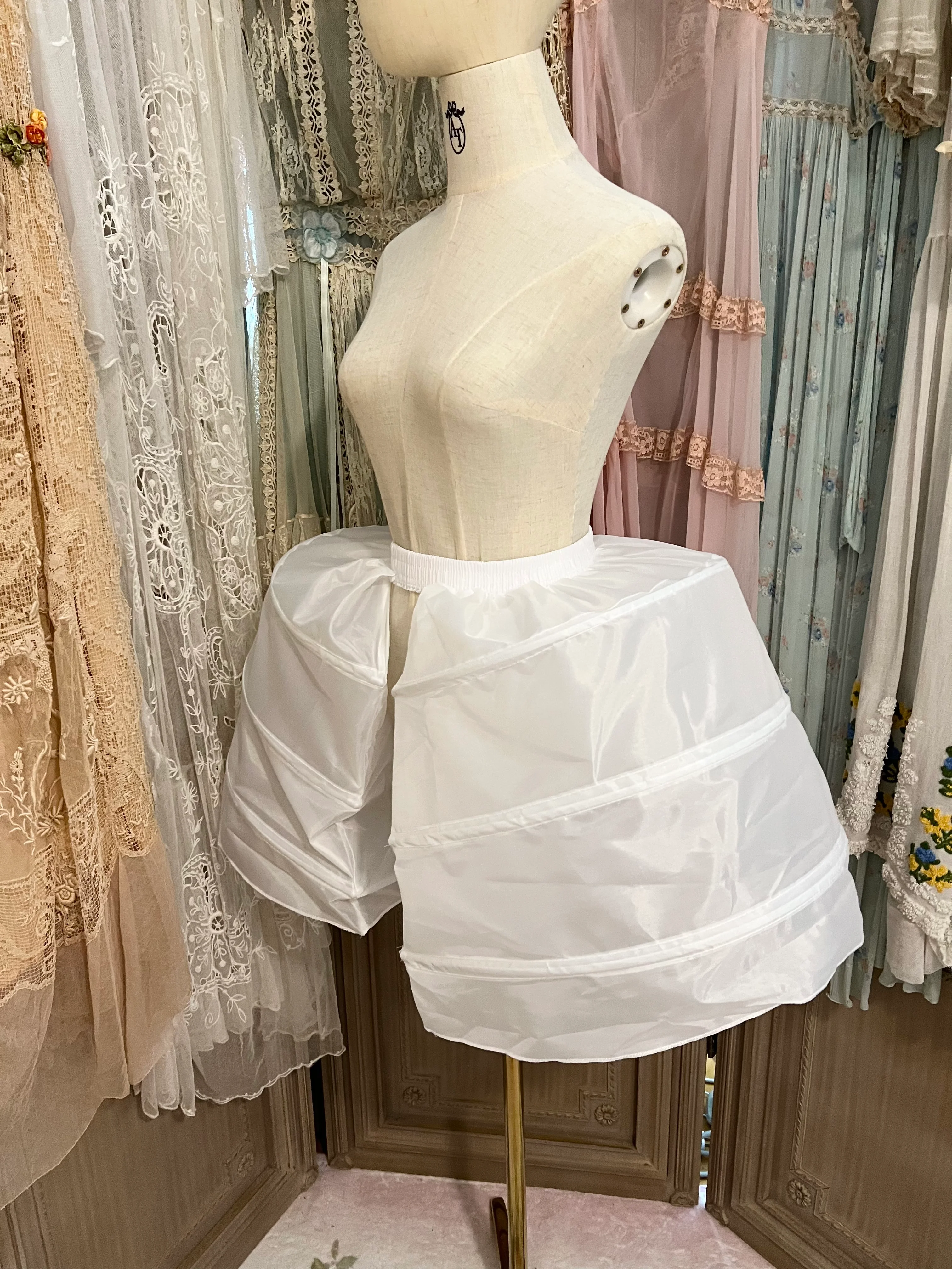 Panniers and Petticoat - Image 11