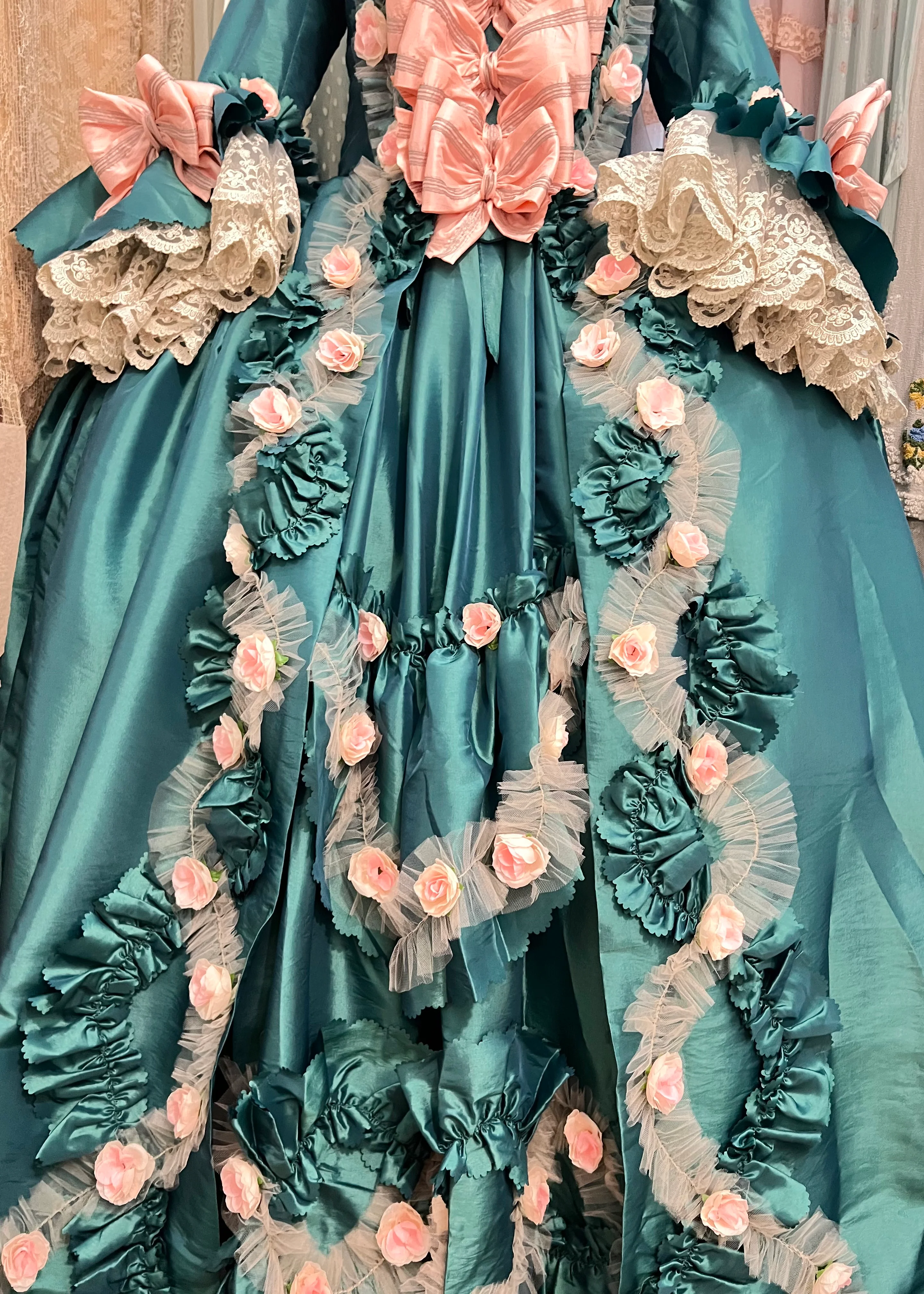 Madame de Pompadour gown - Image 10