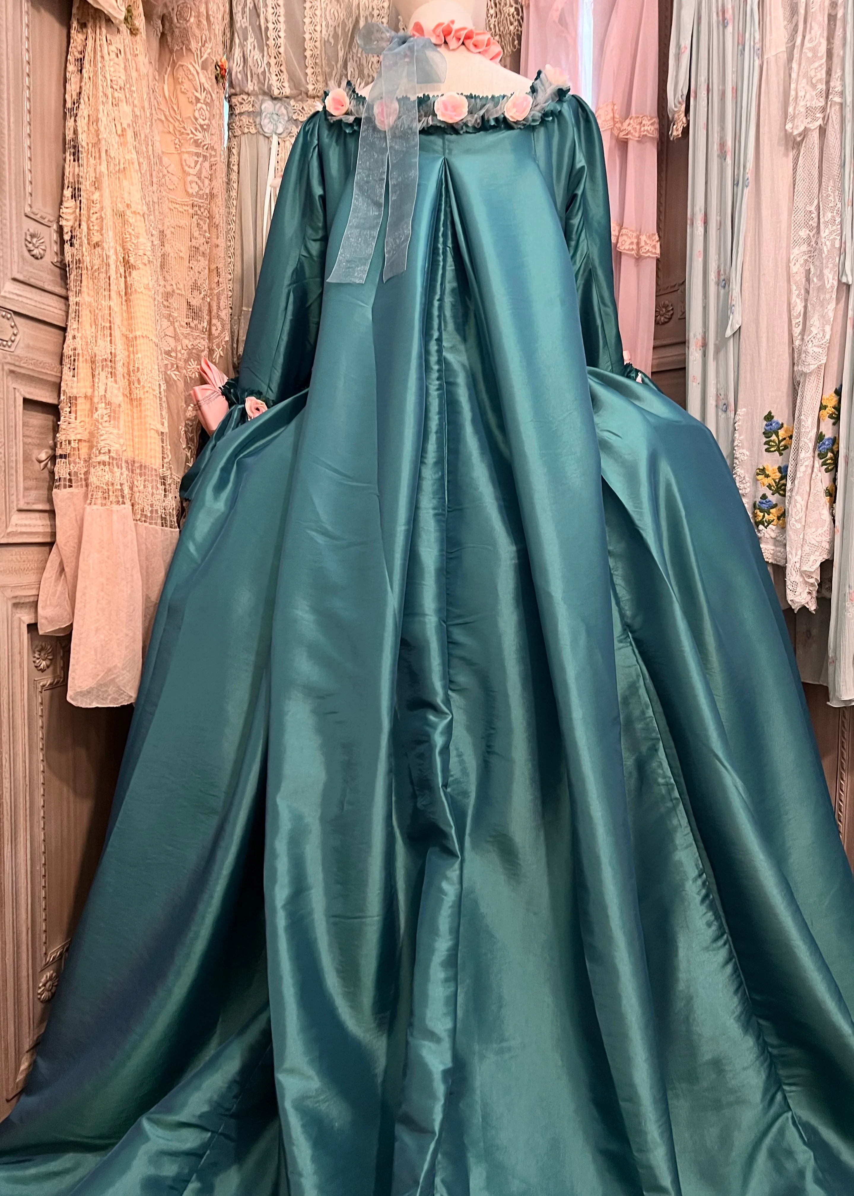 Madame de Pompadour gown - Image 15