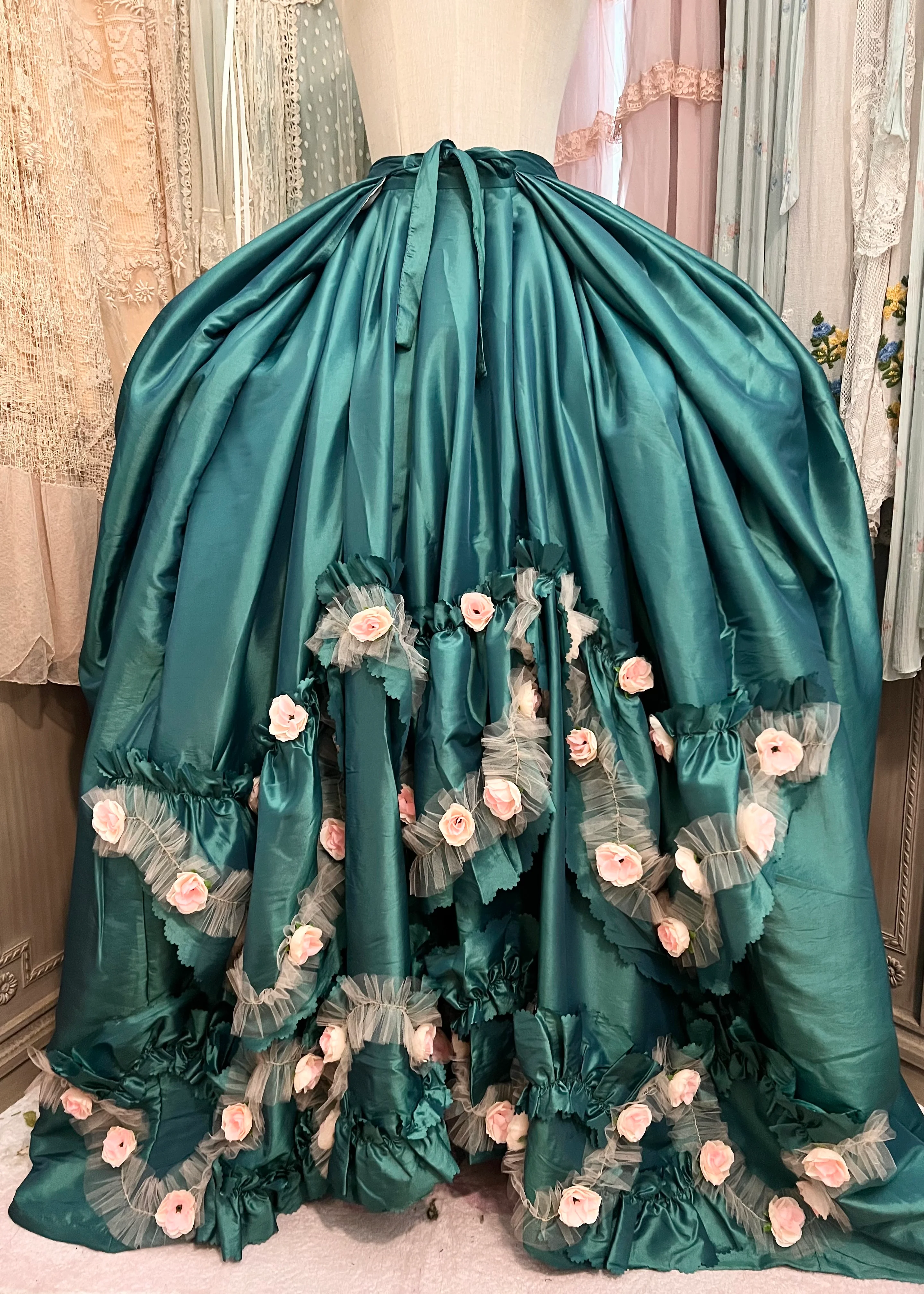 Madame de Pompadour gown - Image 17