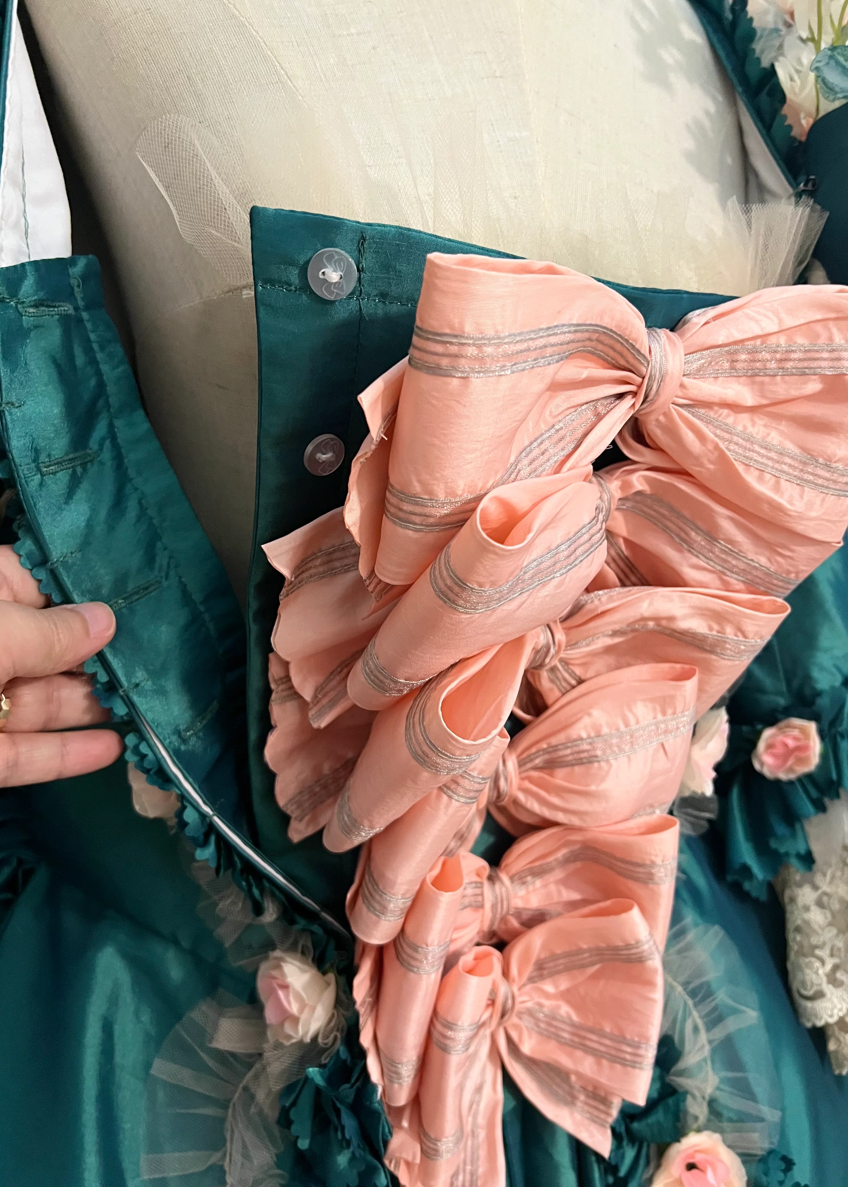 Madame de Pompadour gown - Image 18