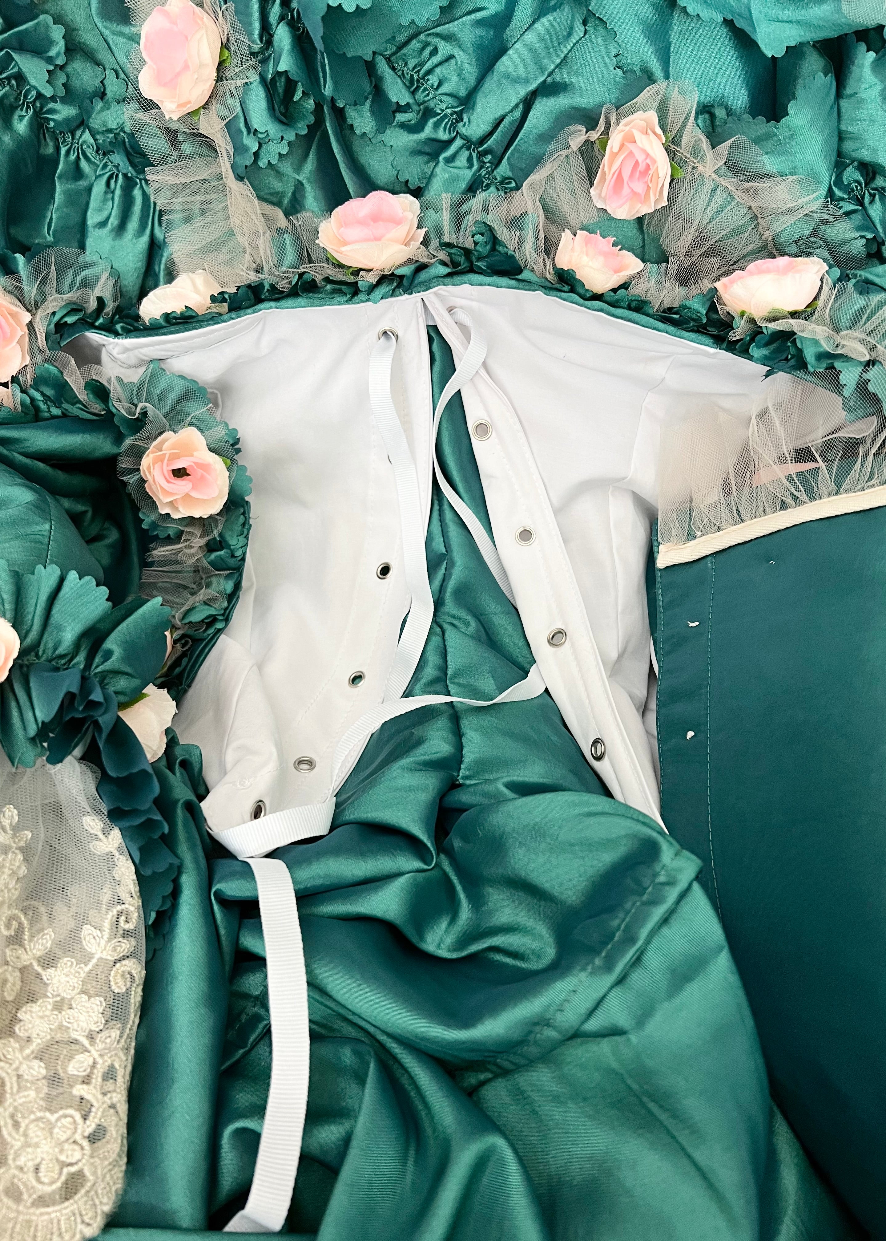 Madame de Pompadour gown - Image 22