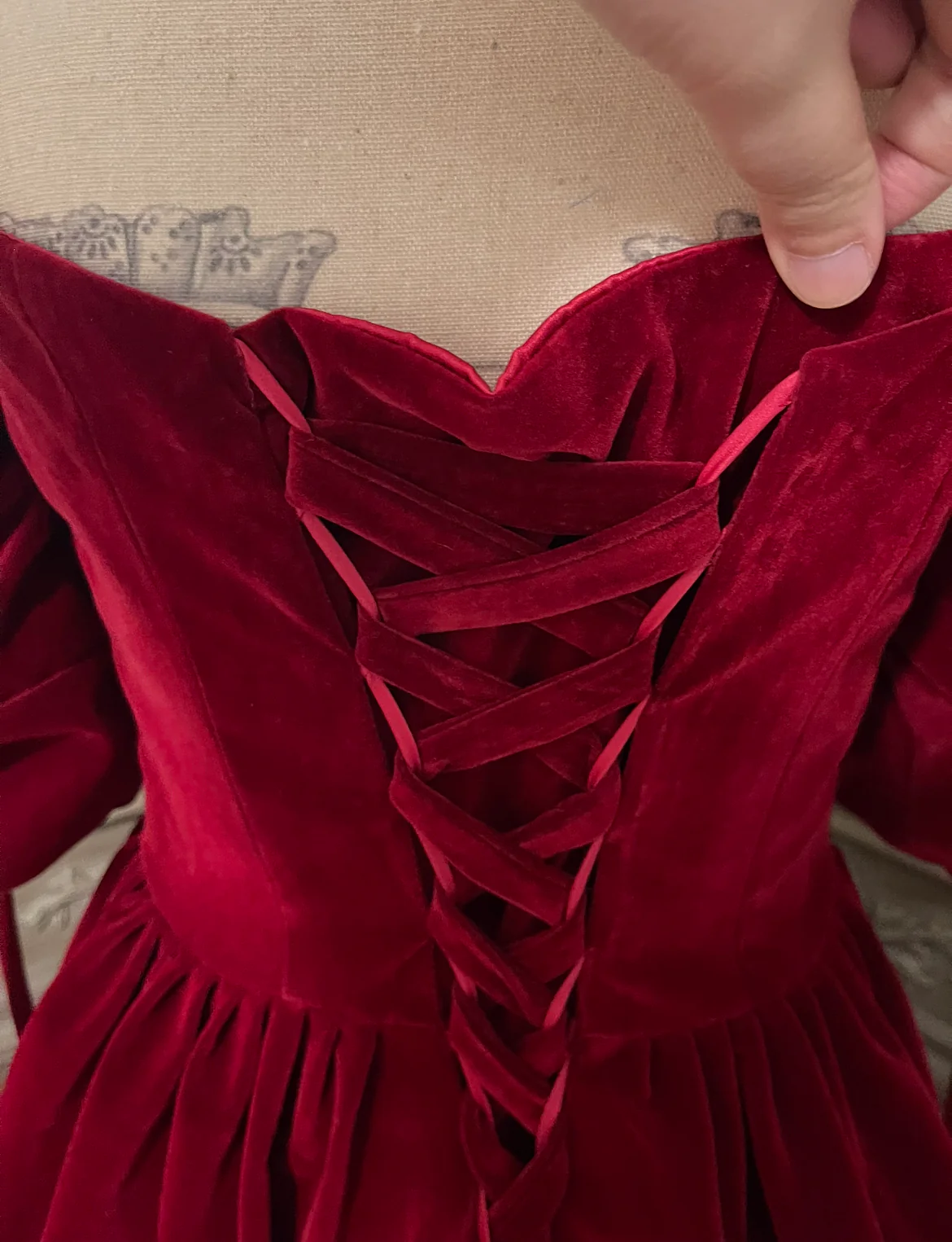 Red velvet party dress - Image 3