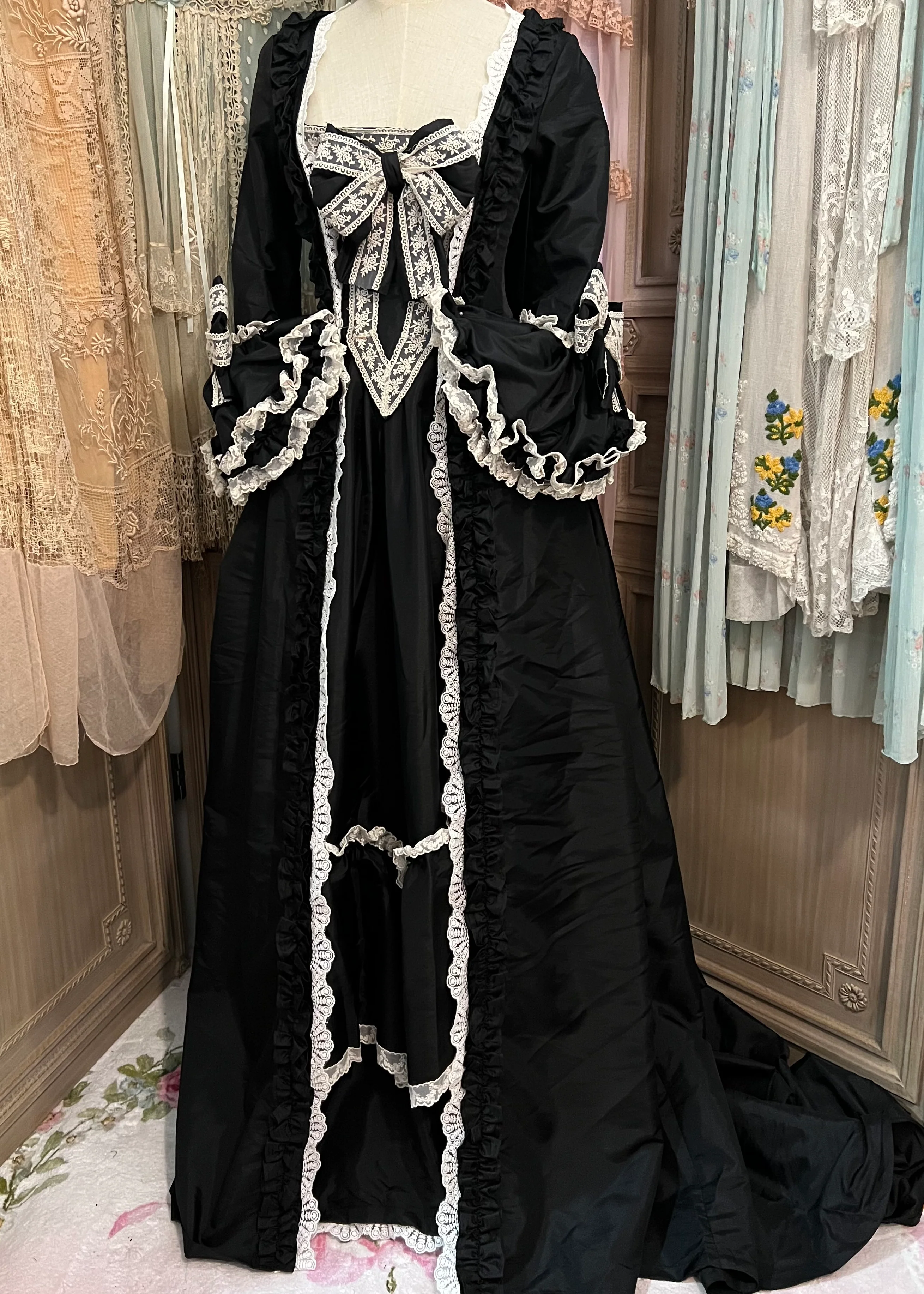 Versailles Robe à la française - Image 12