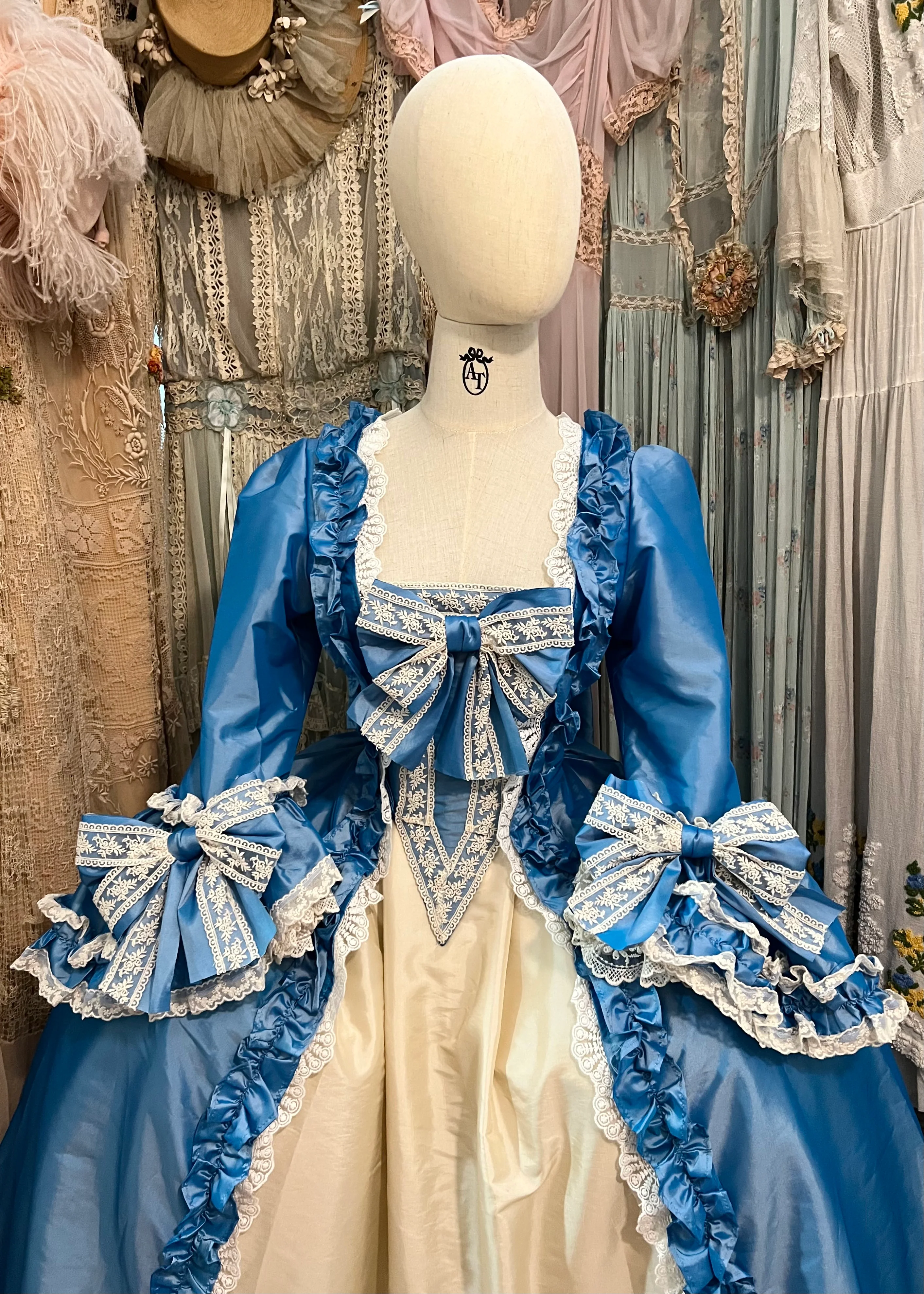 Versailles Robe à la française - Image 15