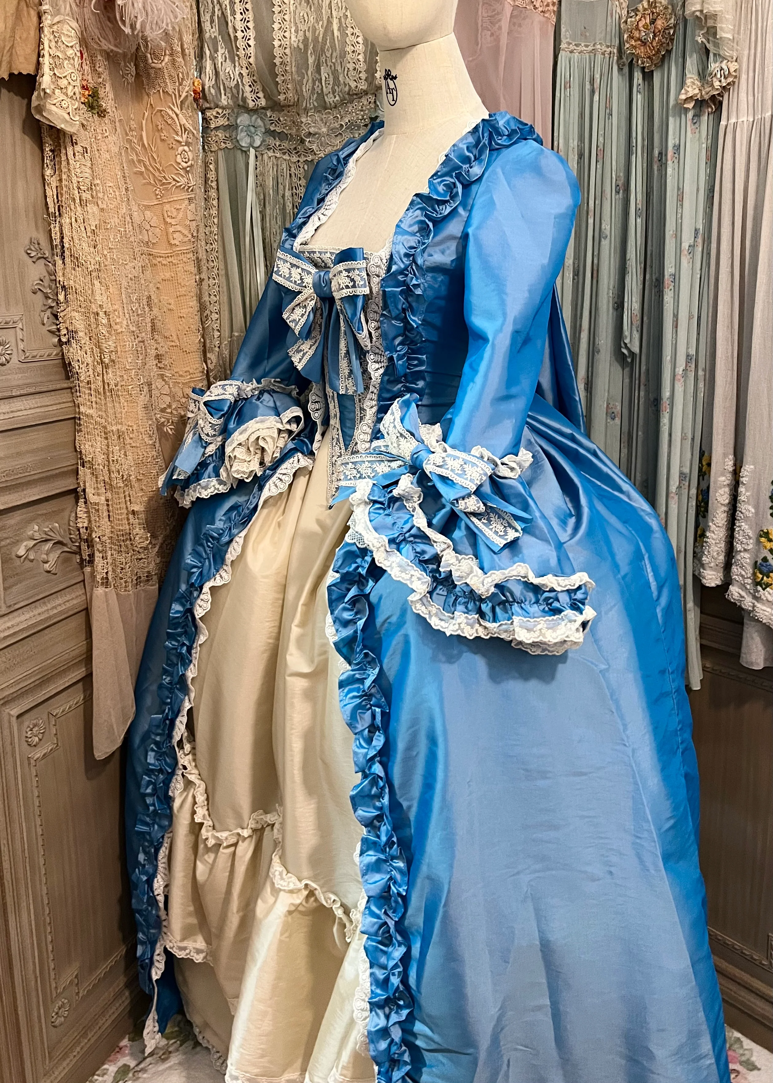 Versailles Robe à la française - Image 17