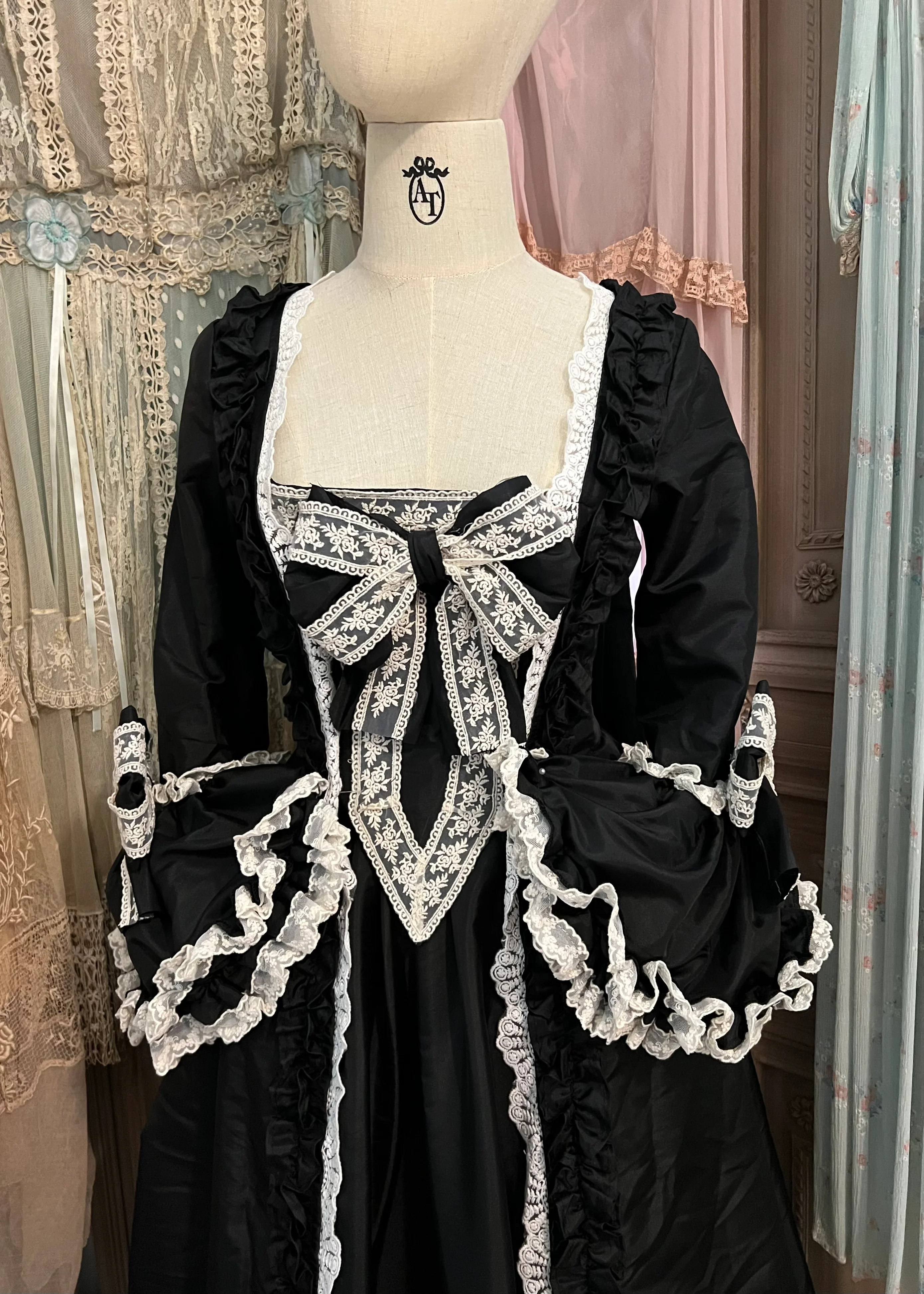 Versailles Robe à la française - Image 19