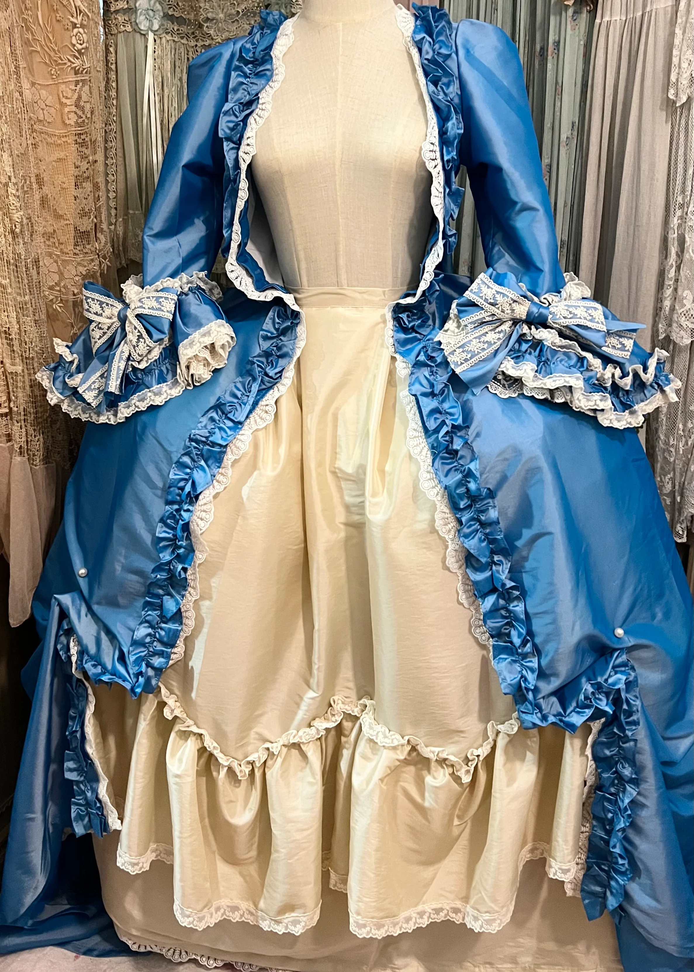Versailles Robe à la française - Image 25