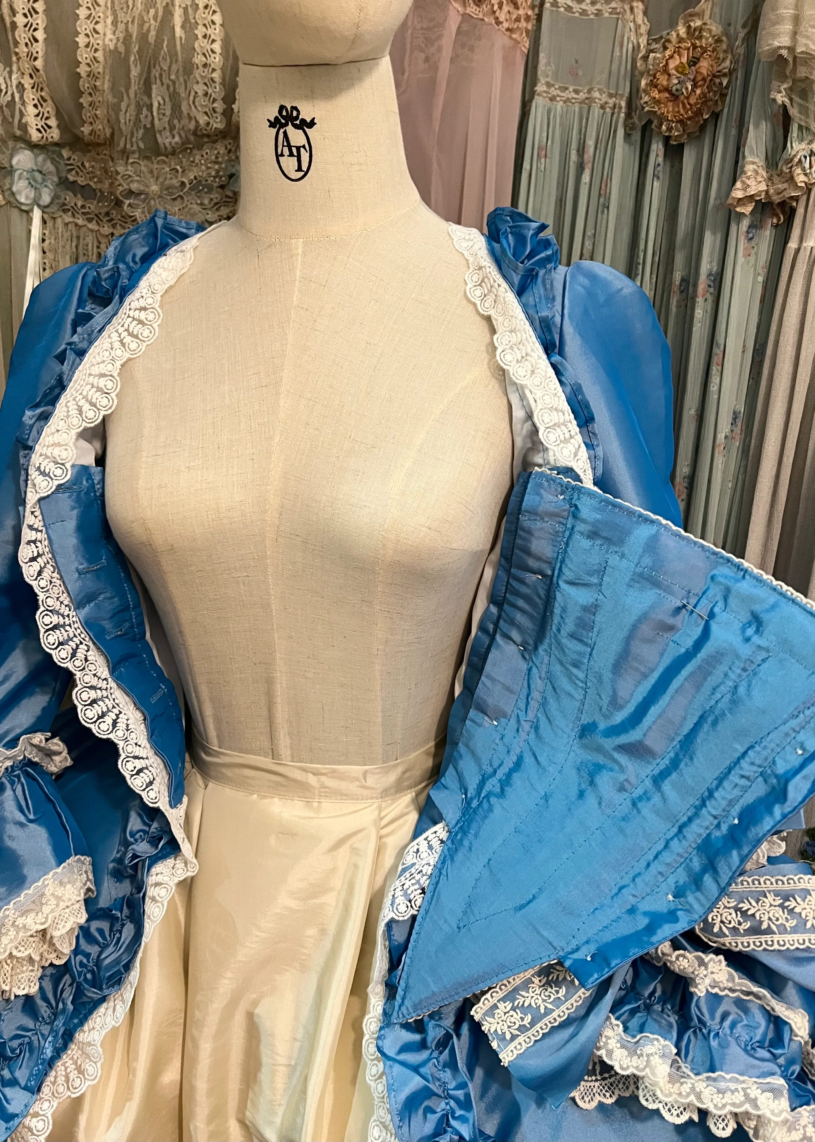 Versailles Robe à la française - Image 26