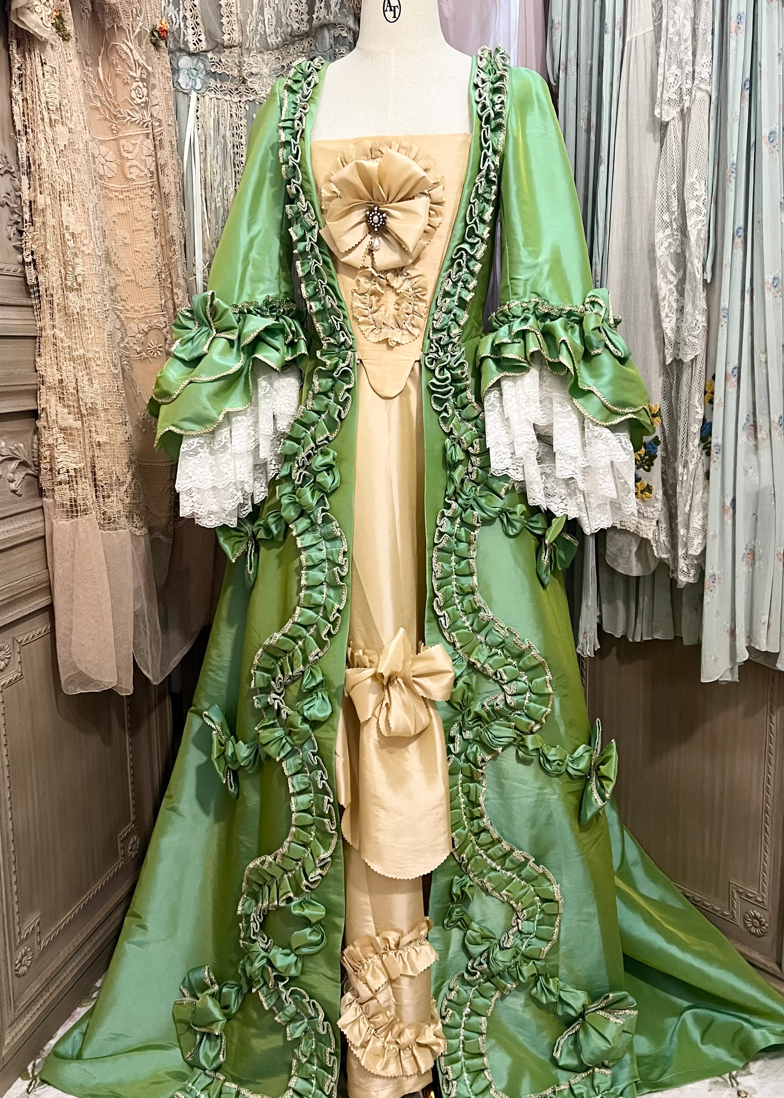 The Duchess Gown - Image 22