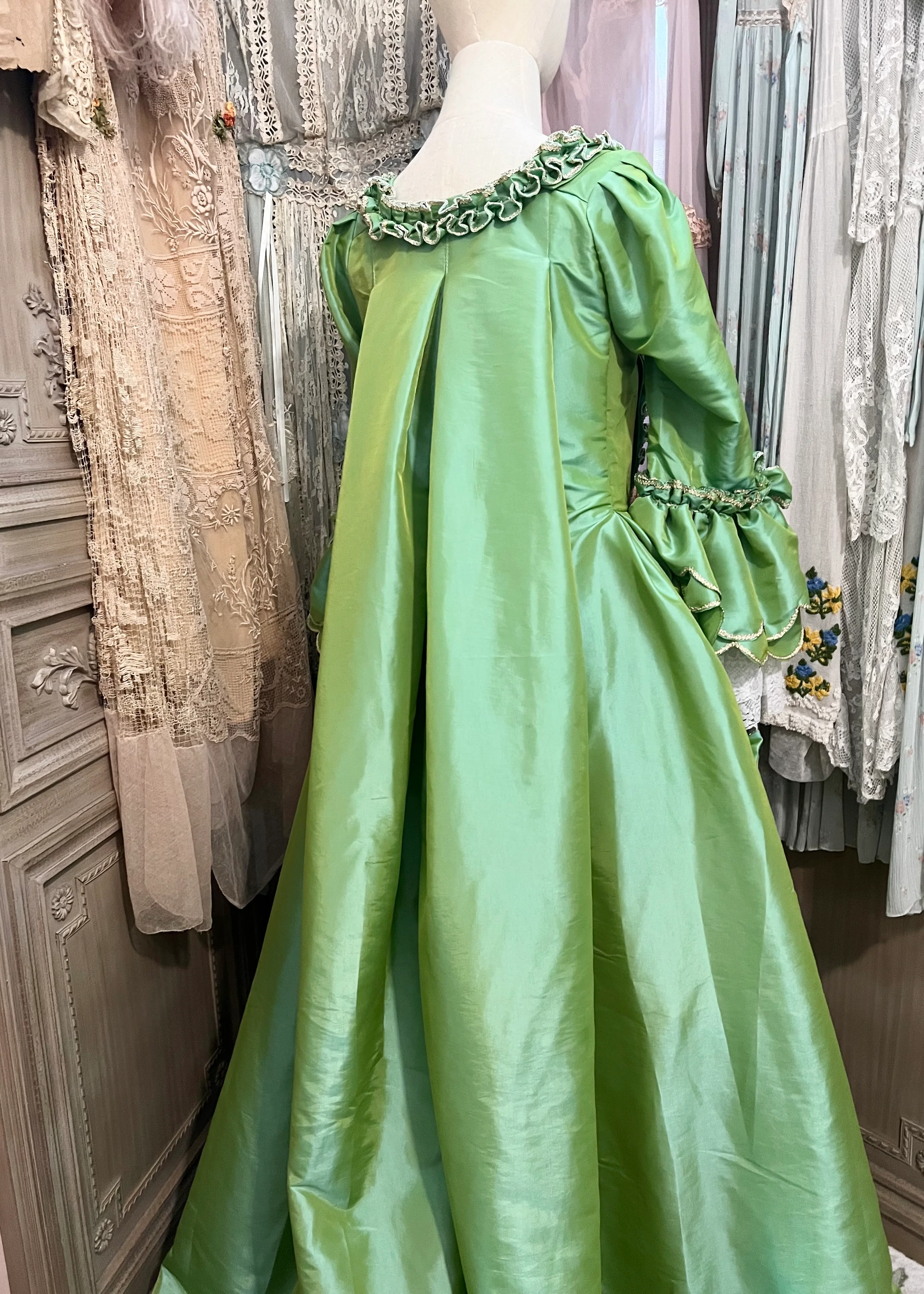 The Duchess Gown - Image 25
