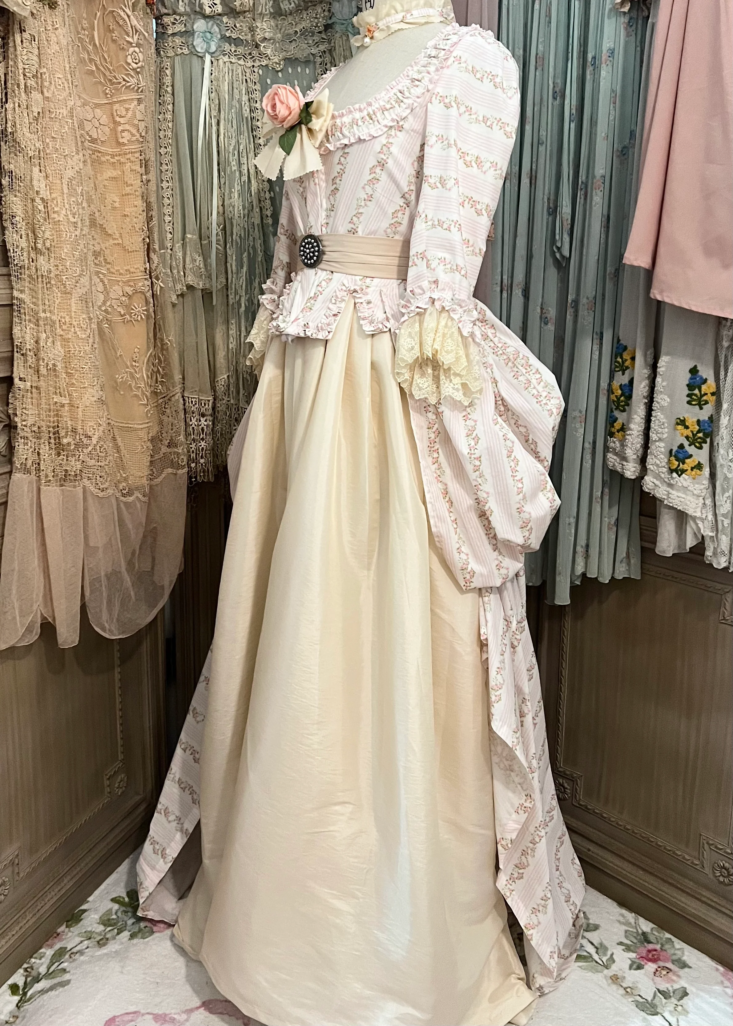 The porcelain gown - Image 11