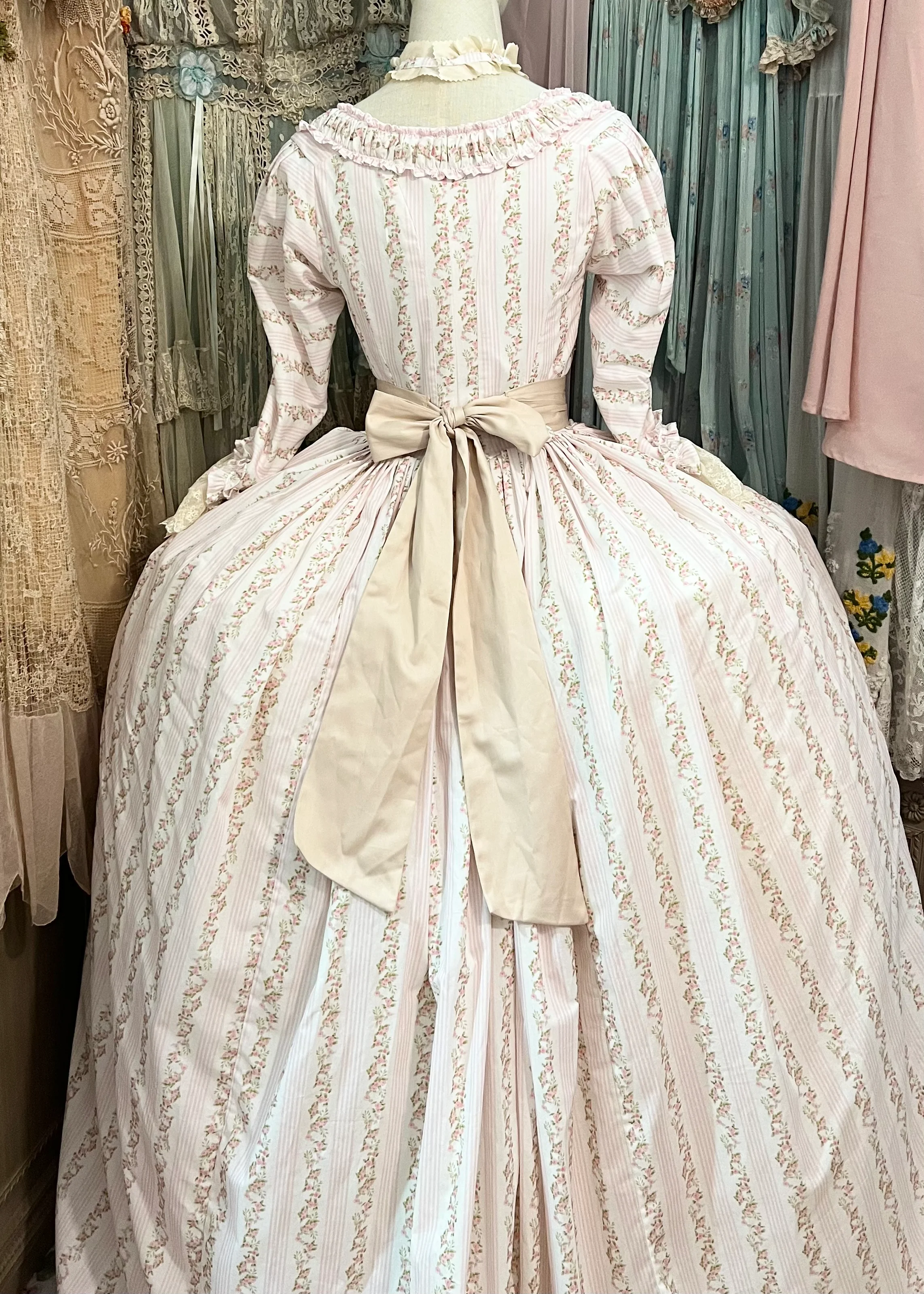 The porcelain gown - Image 13