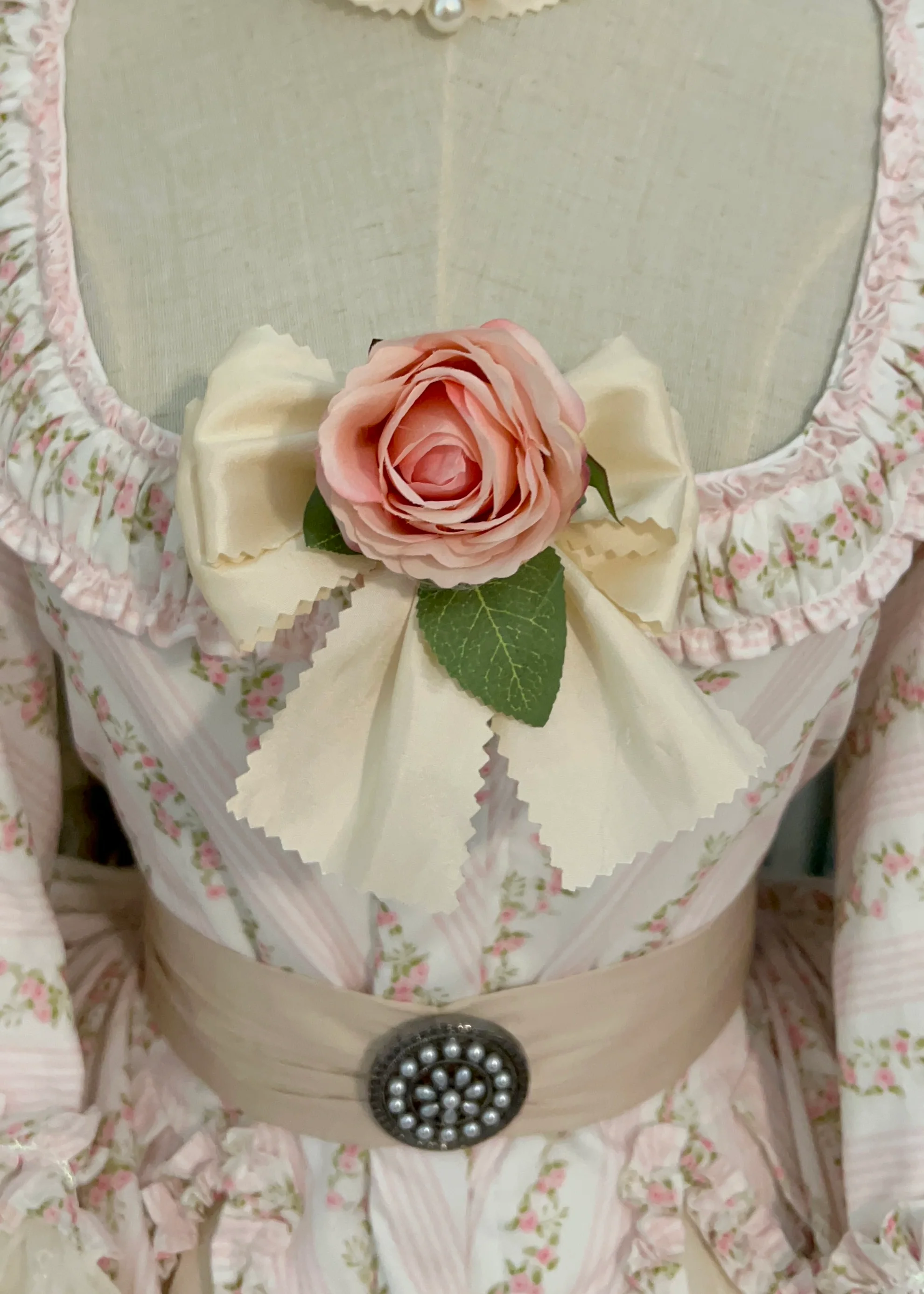 The porcelain gown - Image 18