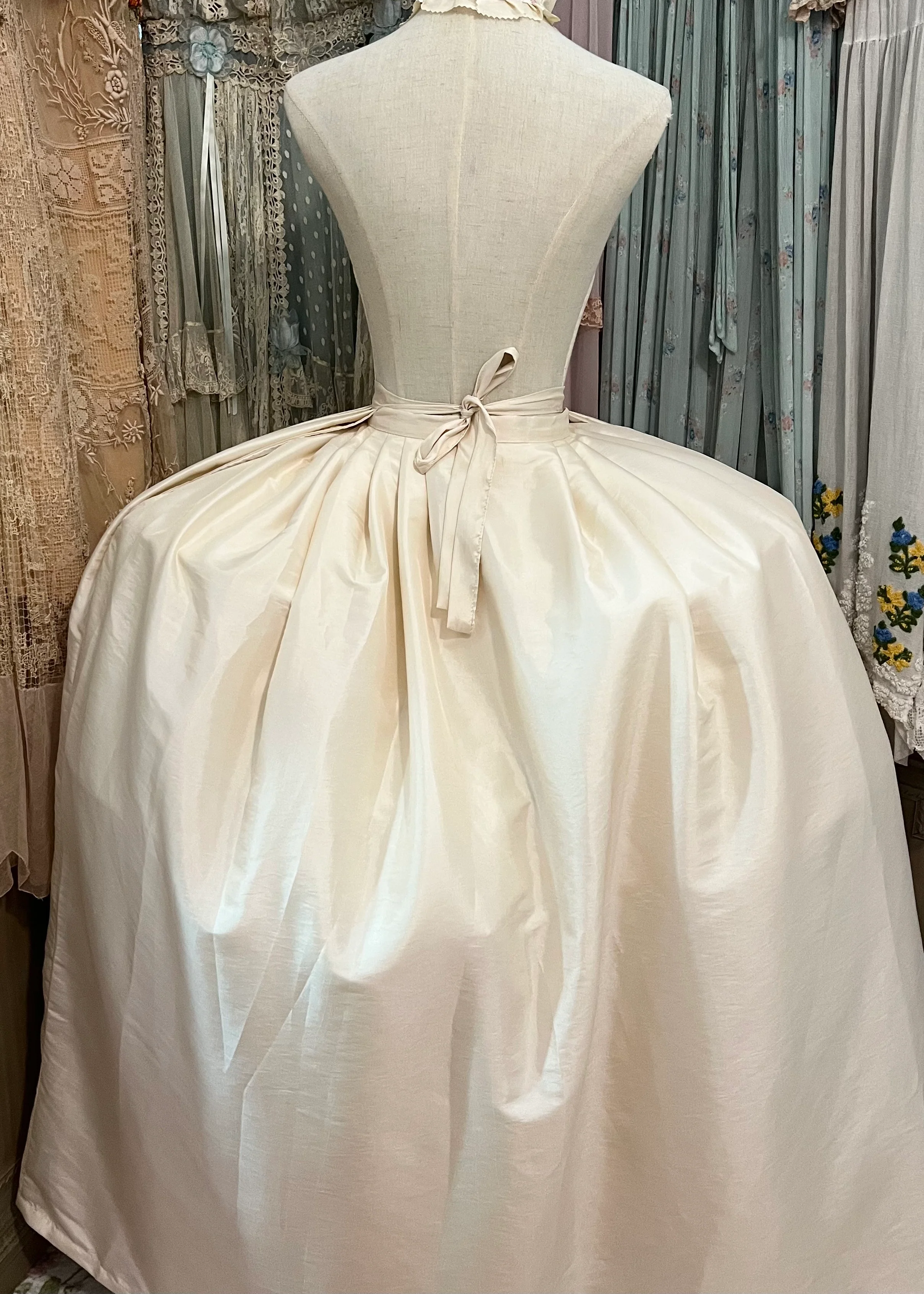 The porcelain gown - Image 22