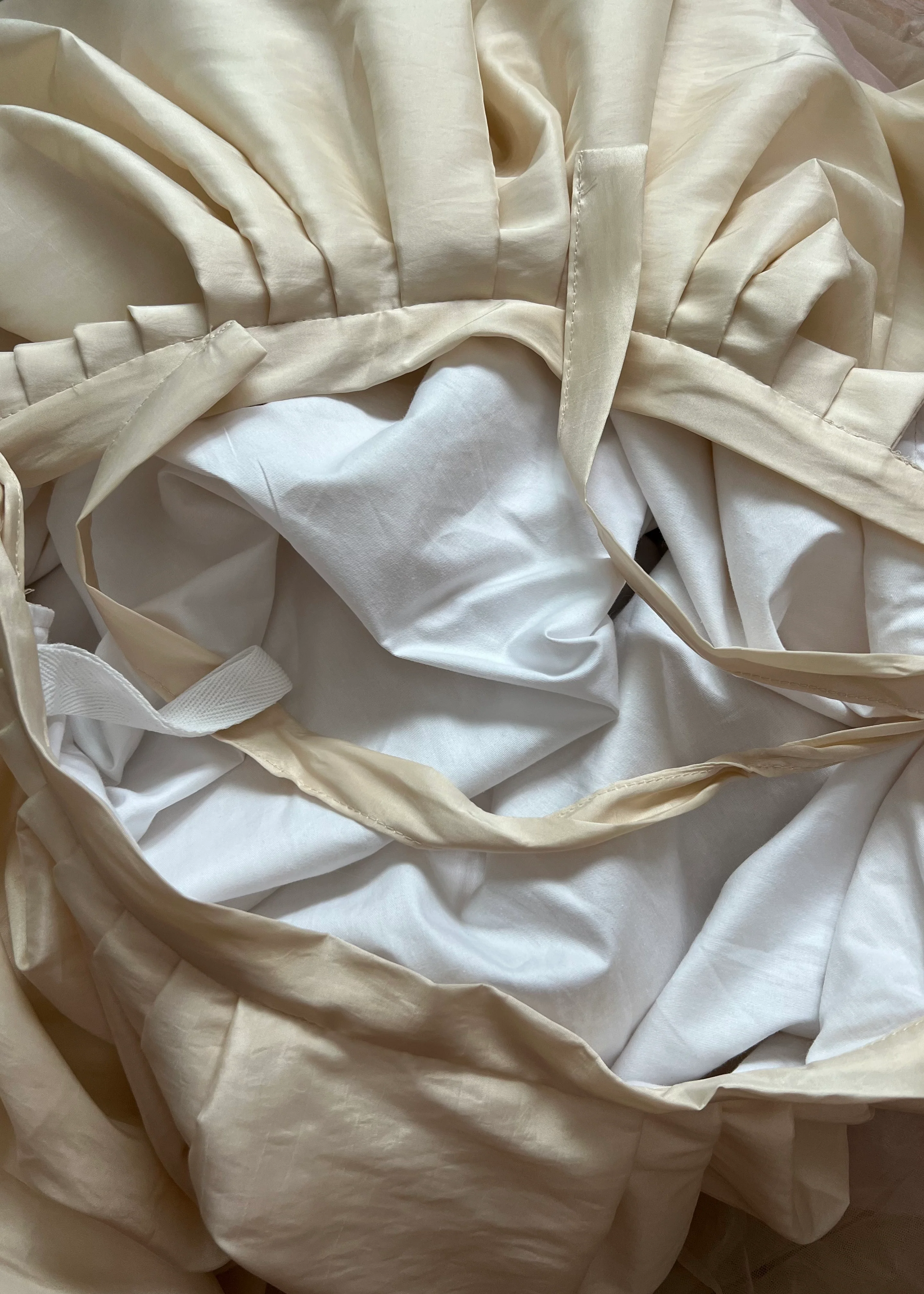 The porcelain gown - Image 24