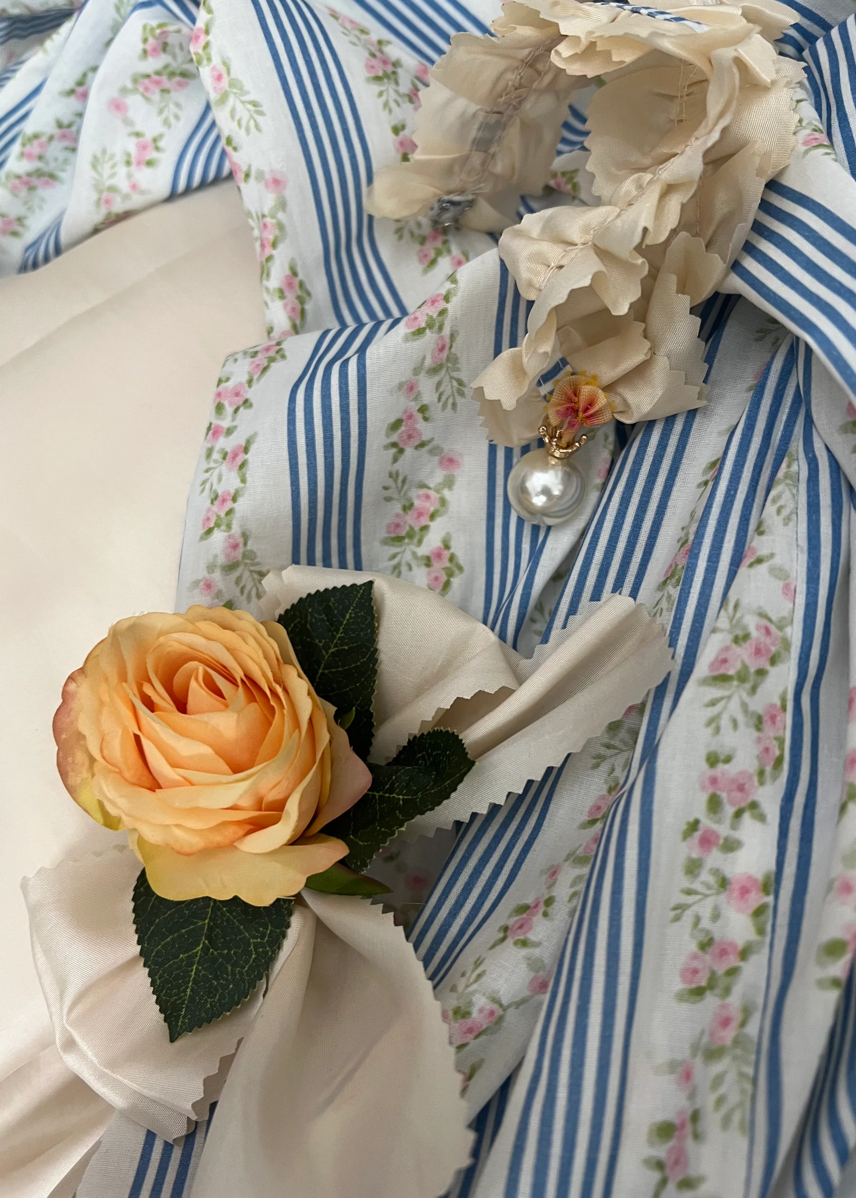 The porcelain gown - Image 3