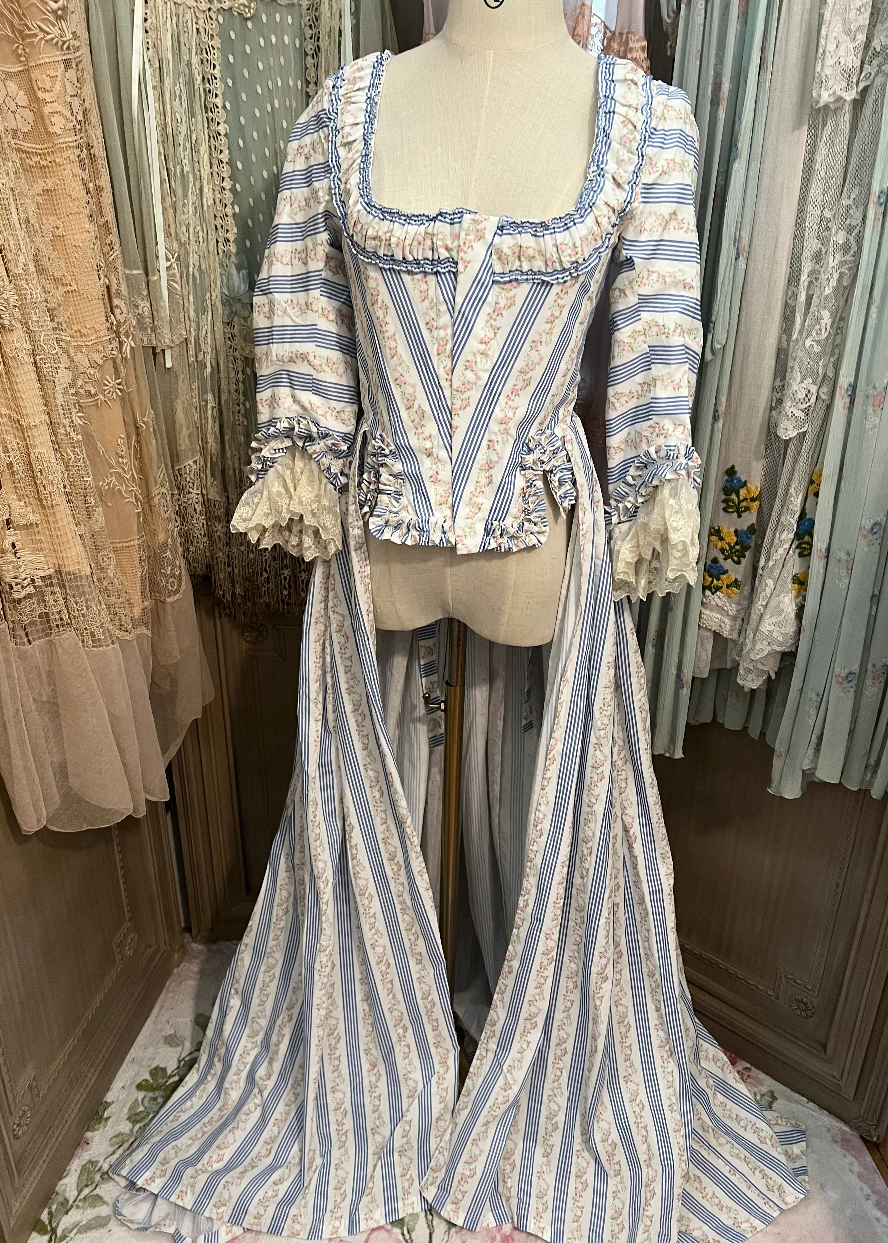 The porcelain gown - Image 33