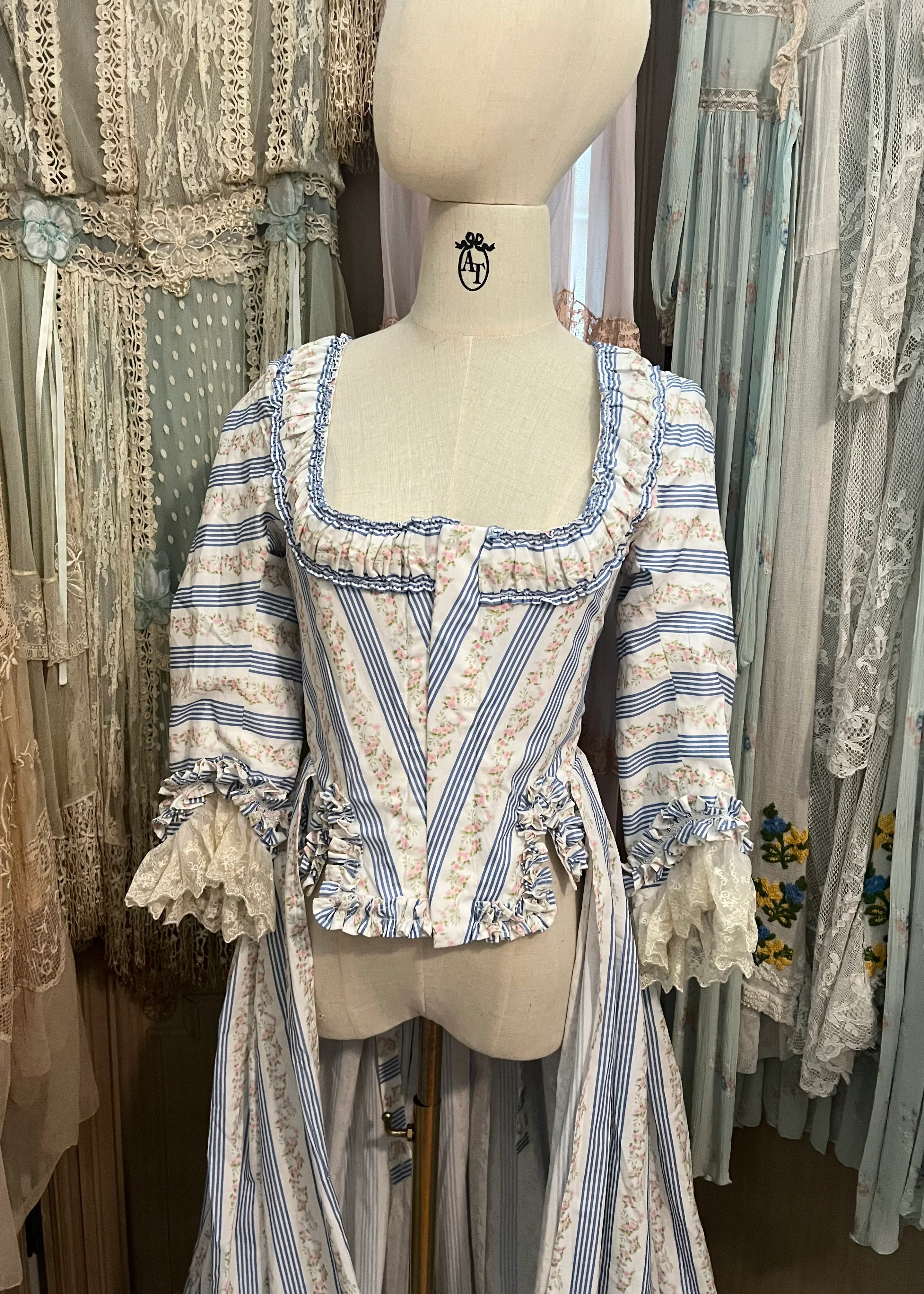 The porcelain gown - Image 34