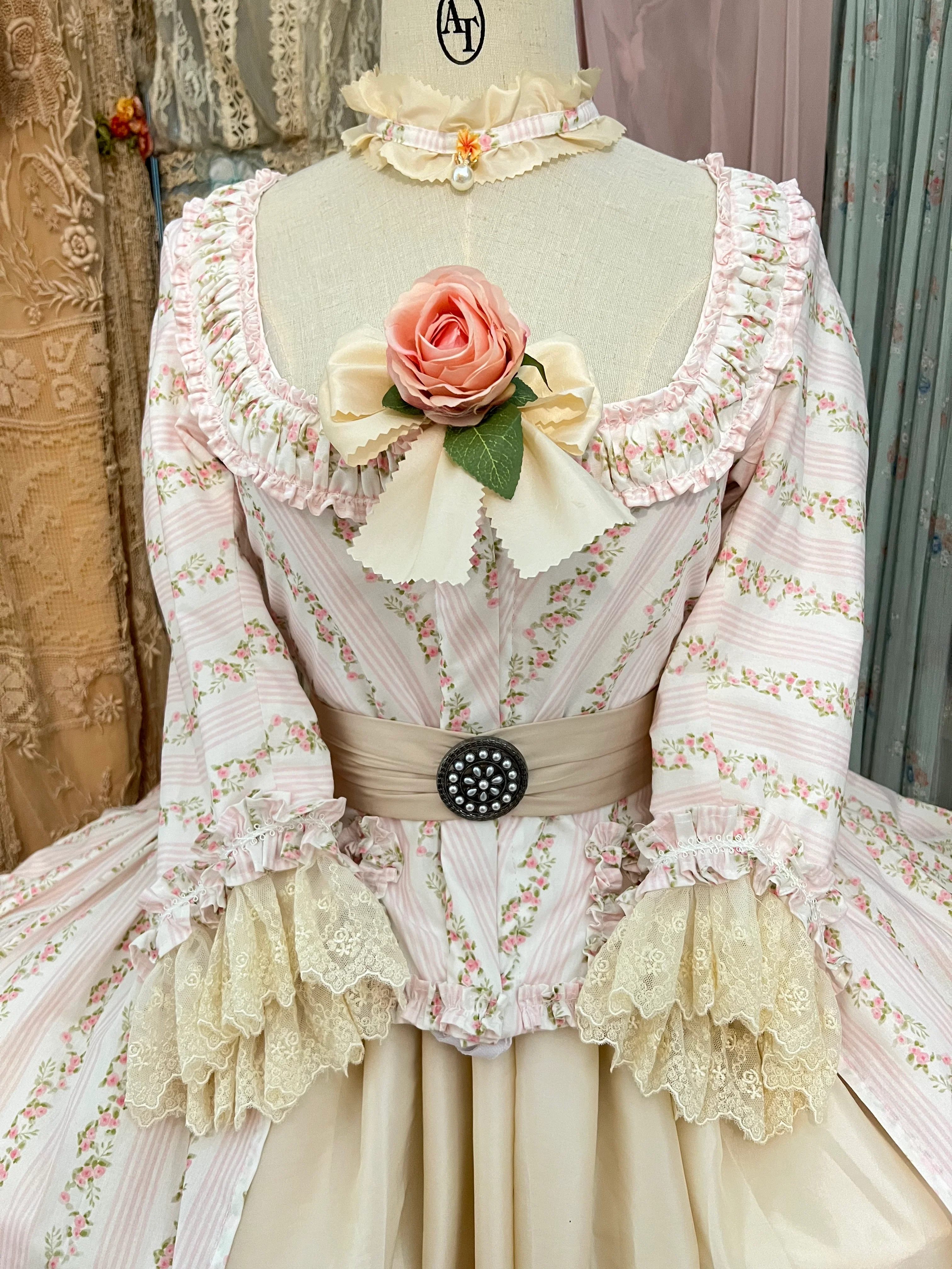 The porcelain gown - Image 8