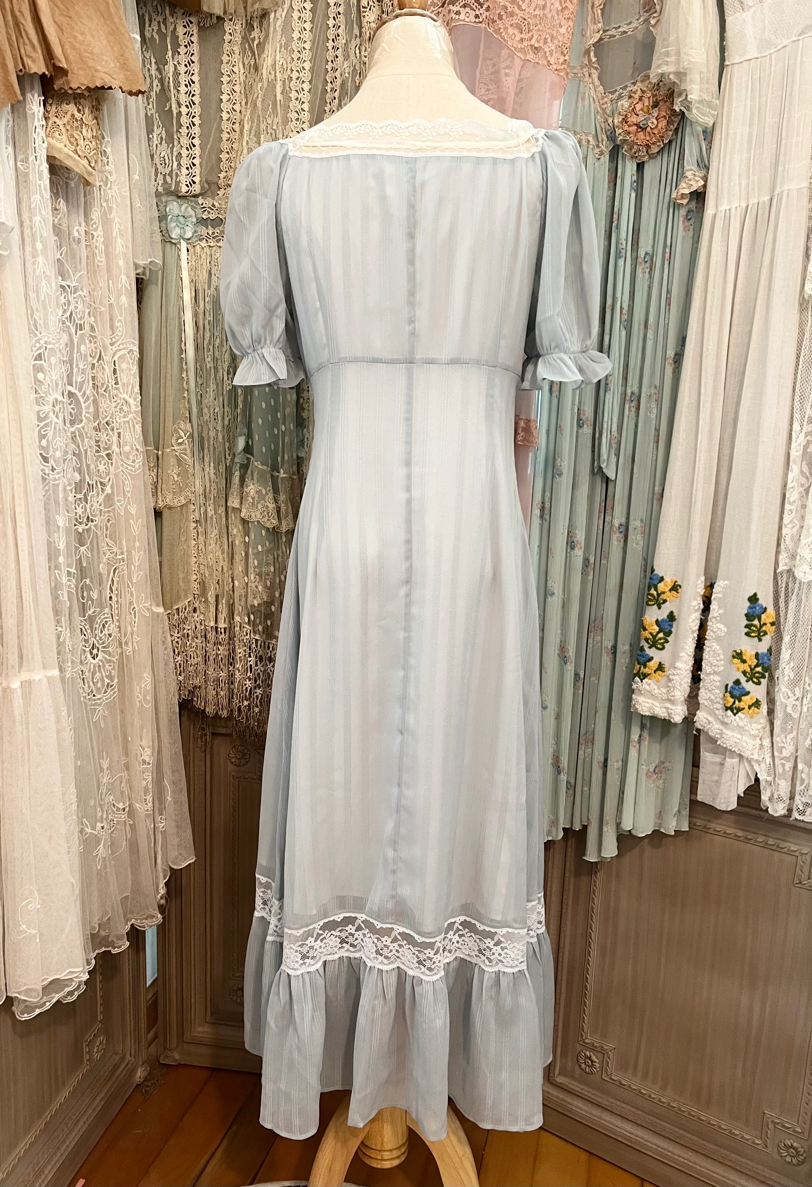 Tranquil blue dress - Image 4